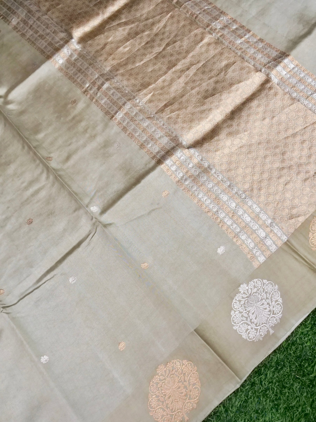 Banarasi Katan Silk Kadwa Tree Buti Handwoven Saree in Sage Green - Khinkhwab