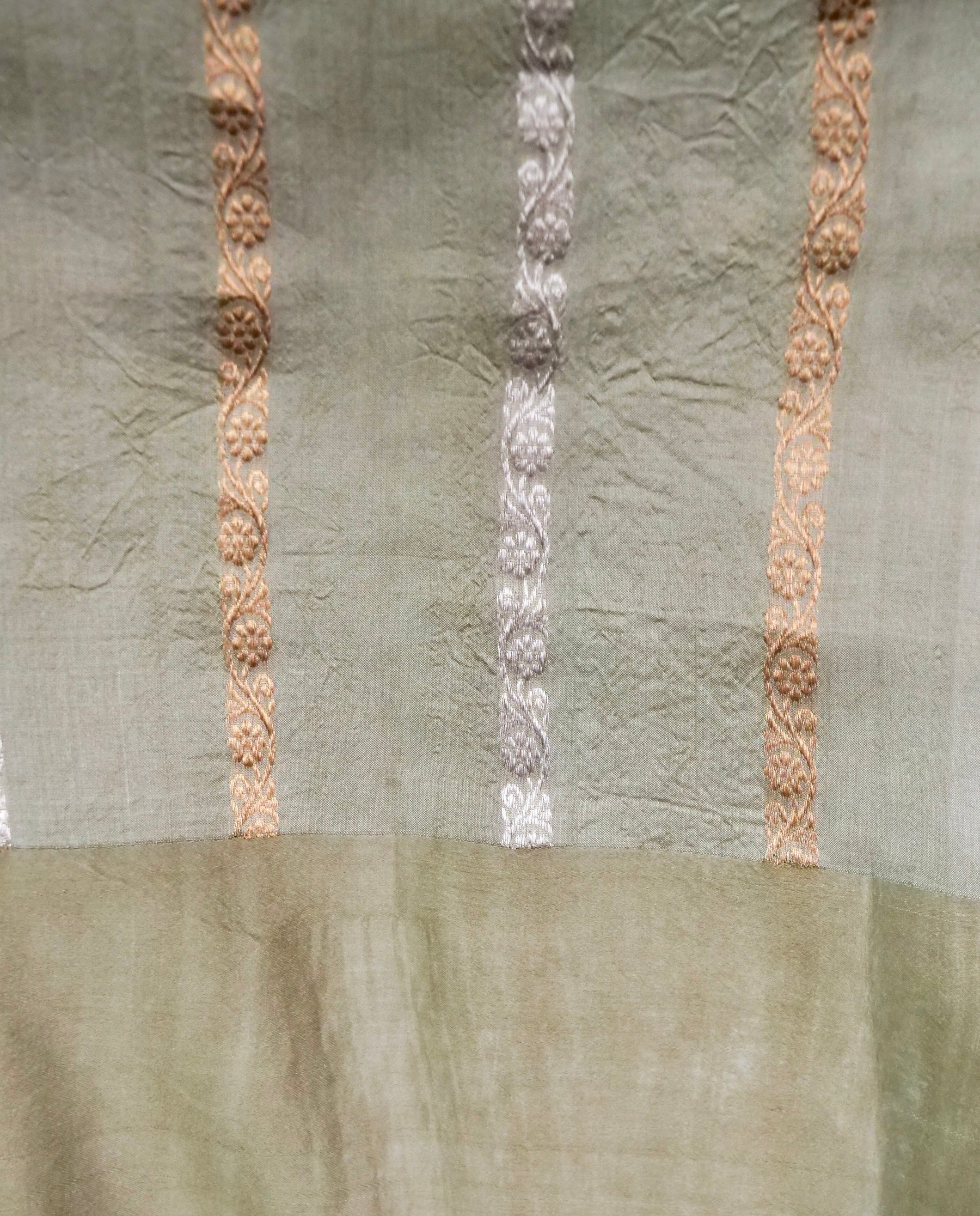 Banarasi Katan Silk Kadwa Tree Buti Handwoven Saree in Sage Green - Khinkhwab