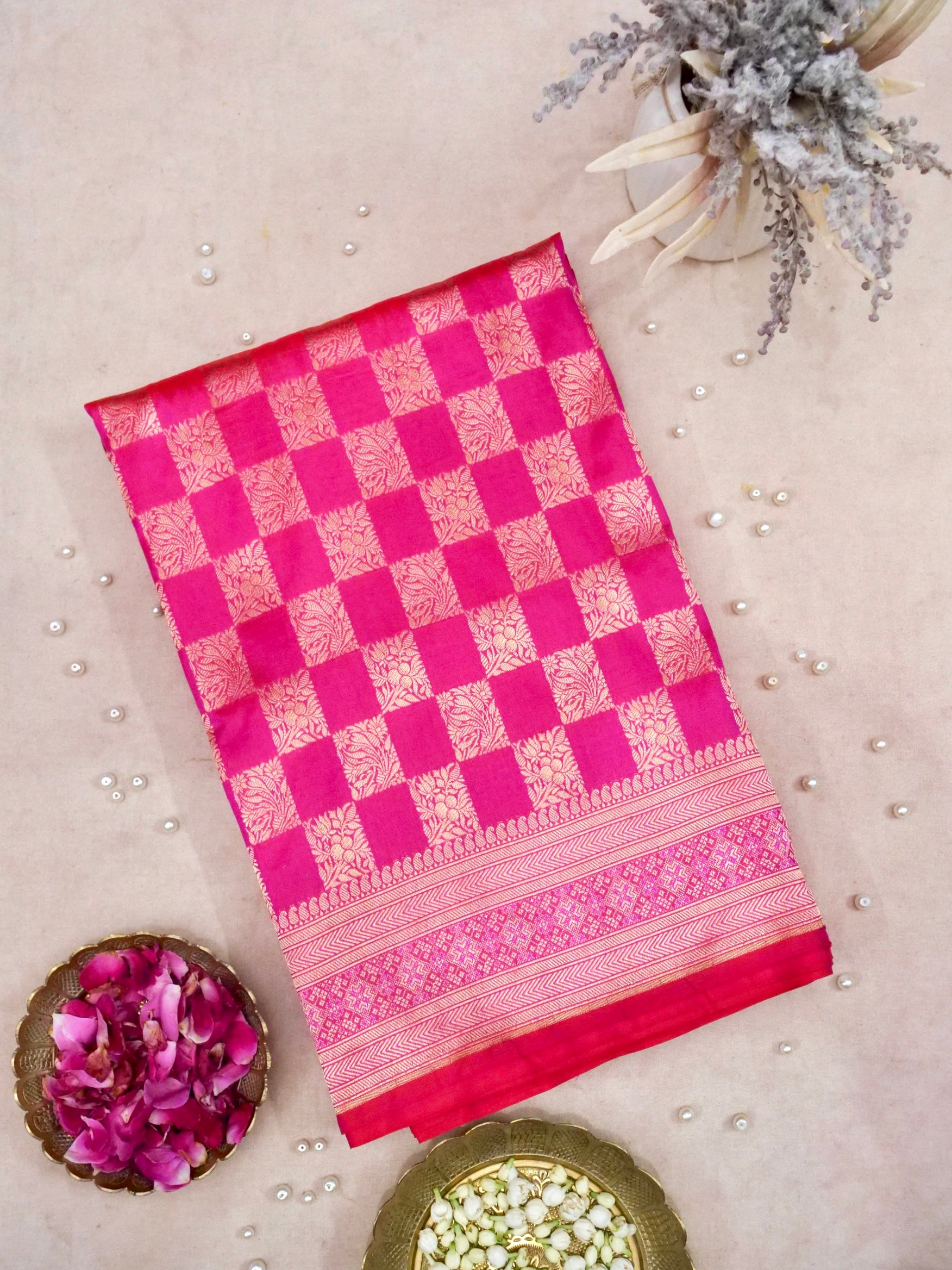 Banarasi Katan Silk Zari Tanchoi Handwoven Saree in Rani Pink - Khinkhwab
