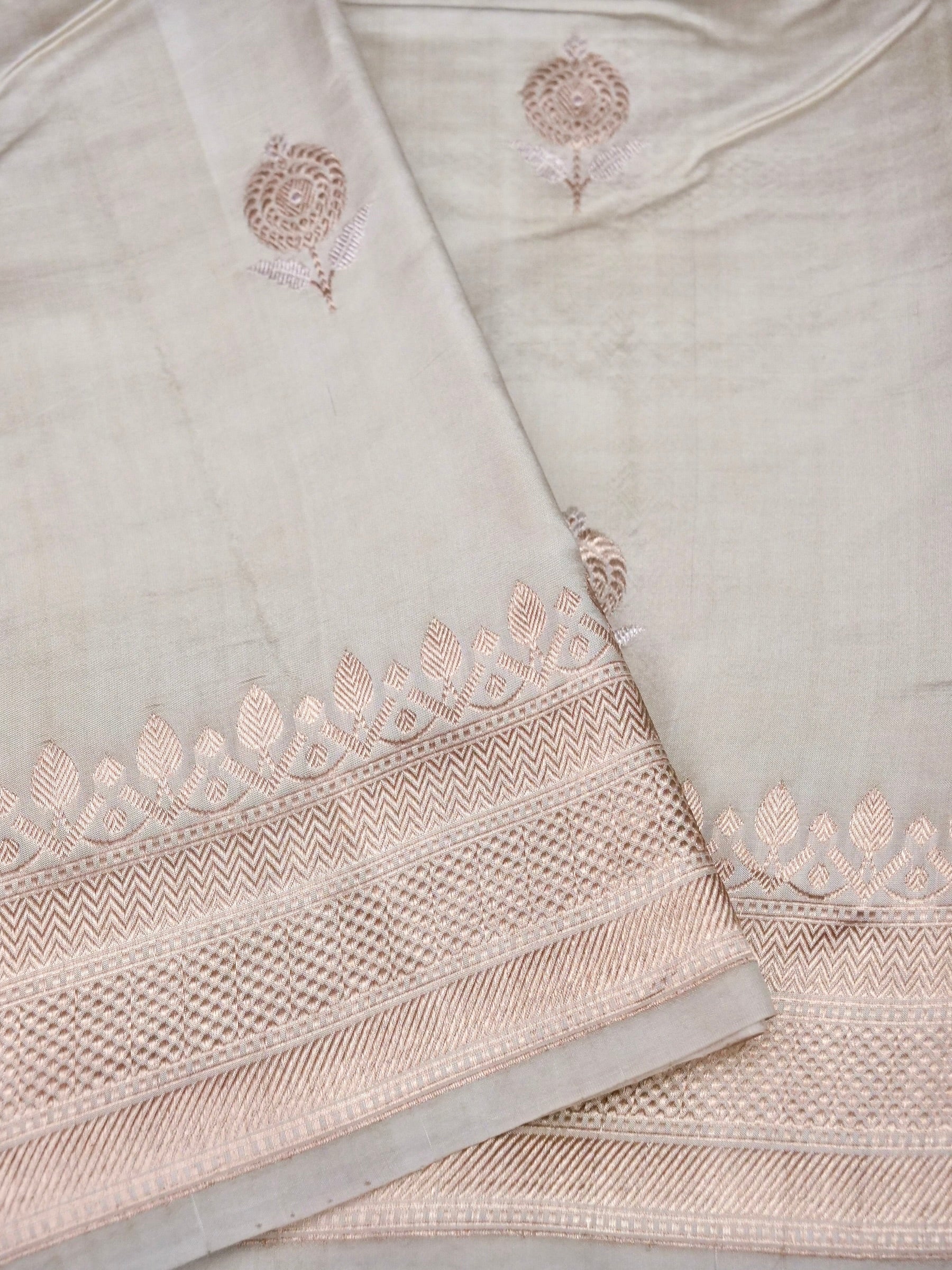 Banarasi Katan Silk Kadwa Handwoven Saree in Oat Beige - Khinkhwab