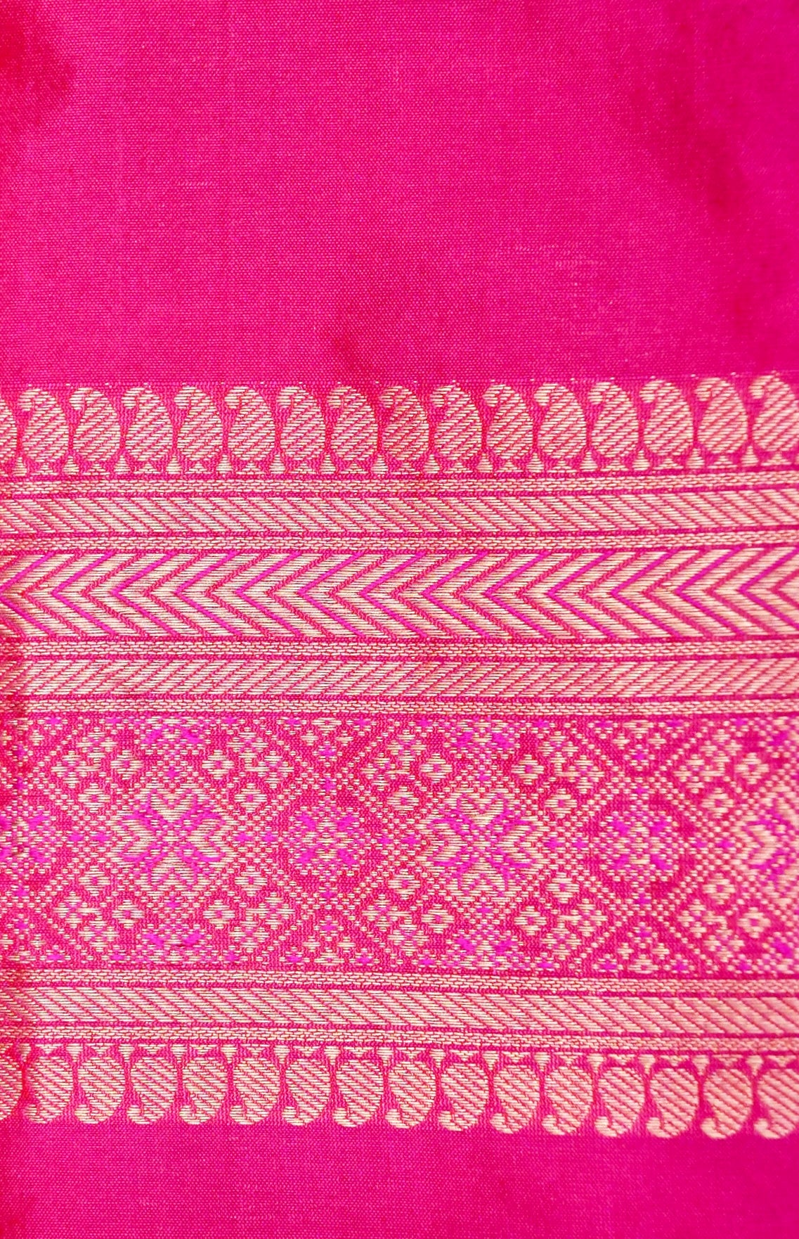 Banarasi Katan Silk Zari Tanchoi Handwoven Saree in Rani Pink - Khinkhwab