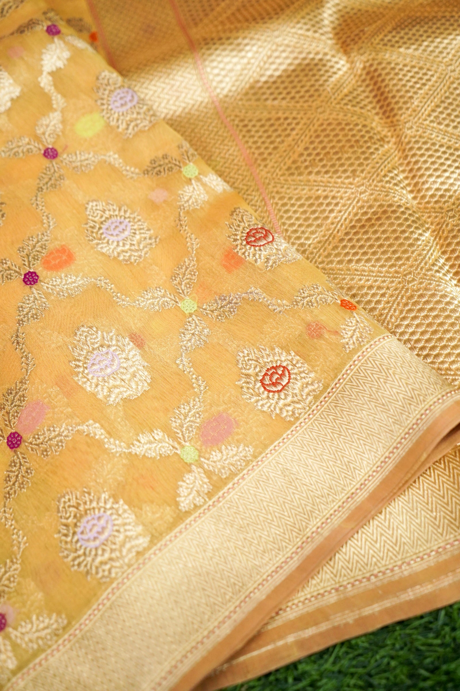 Banarasi Kora Silk Ektara Meenakari Handwoven Saree in Gold Beige - Khinkhwab