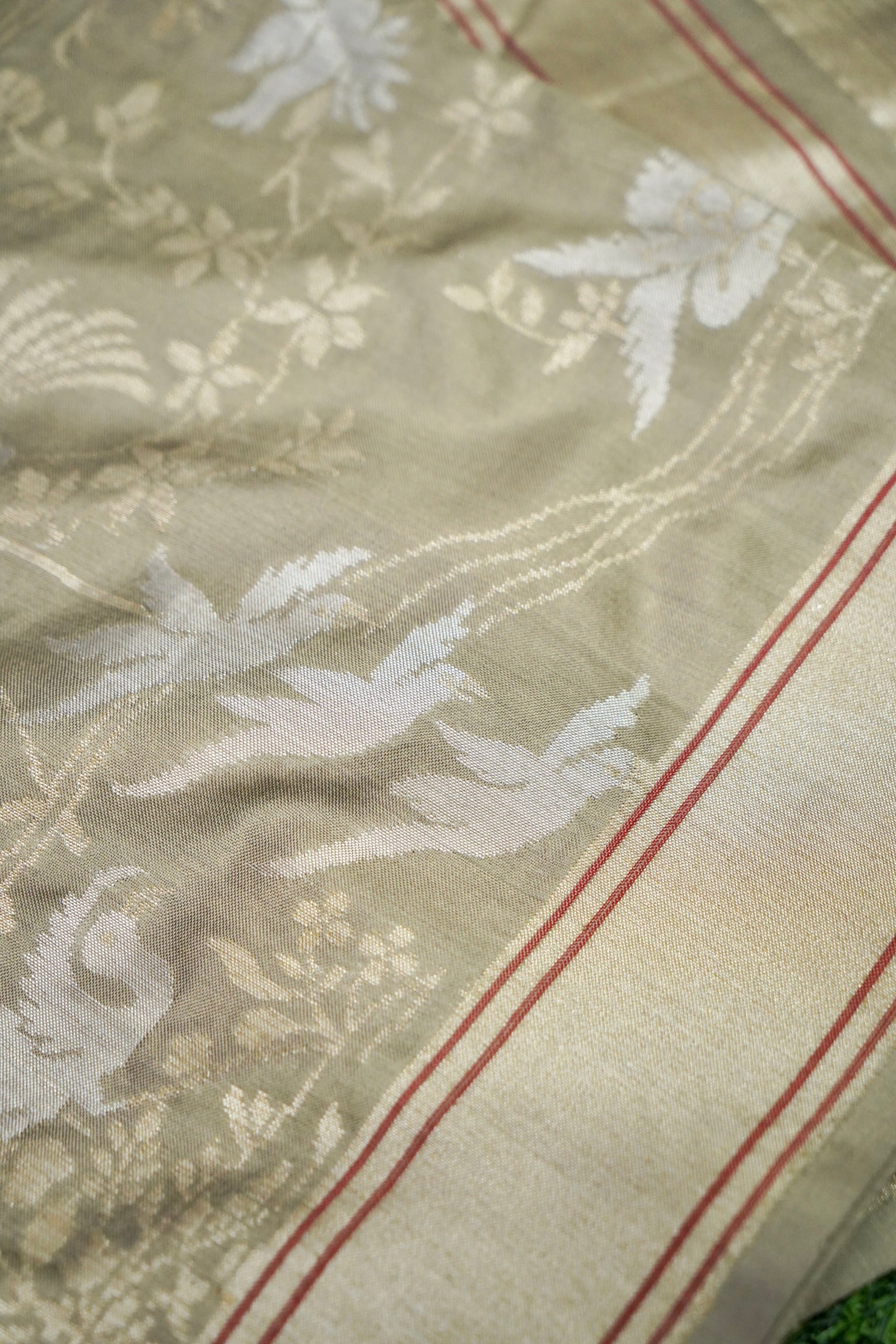 Banarasi Katan Silk Handwoven Saree in Pale Gold | Bulbul - Khinkhwab