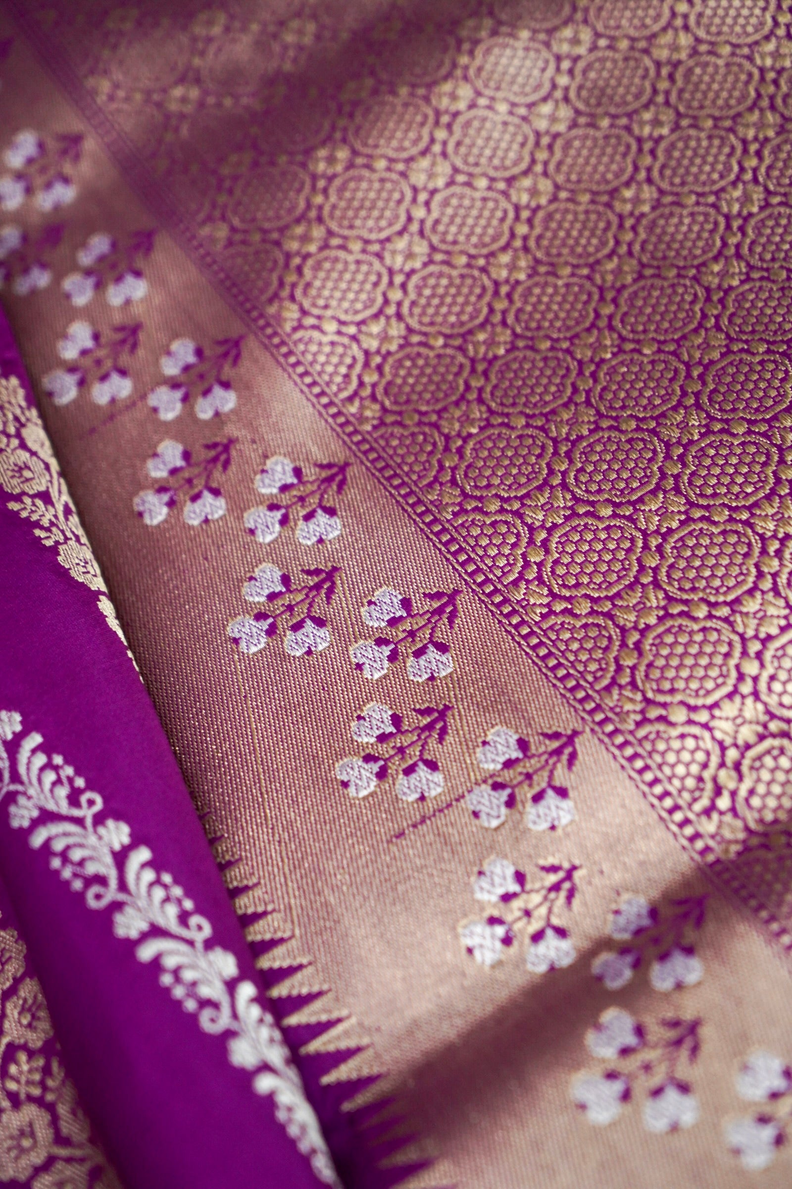 Banarasi Katan Silk Cutwork Handwoven Saree in Magenta Purple - Khinkhwab