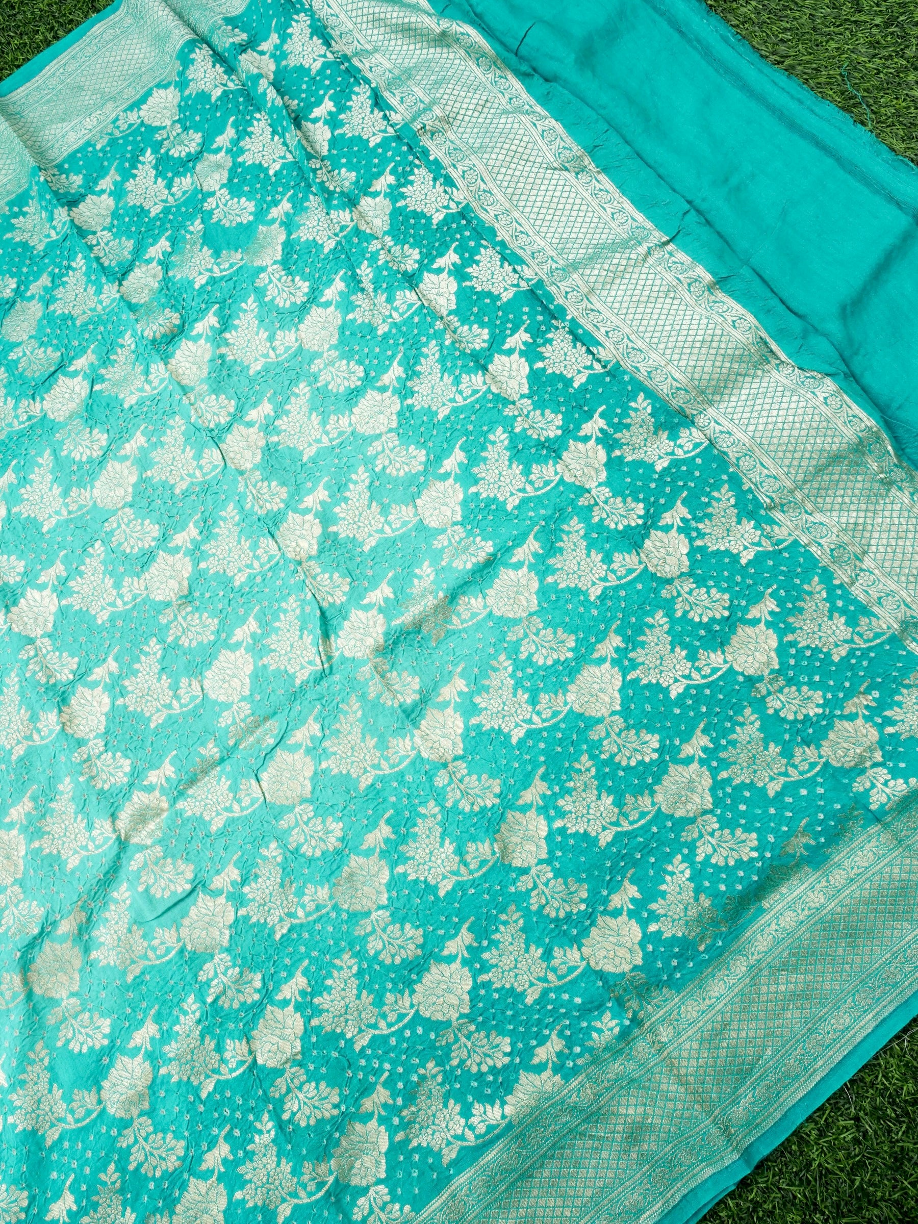 Green Handwoven Banarasi Bandhani Pure Moonga Silk Dupatta - Khinkhwab