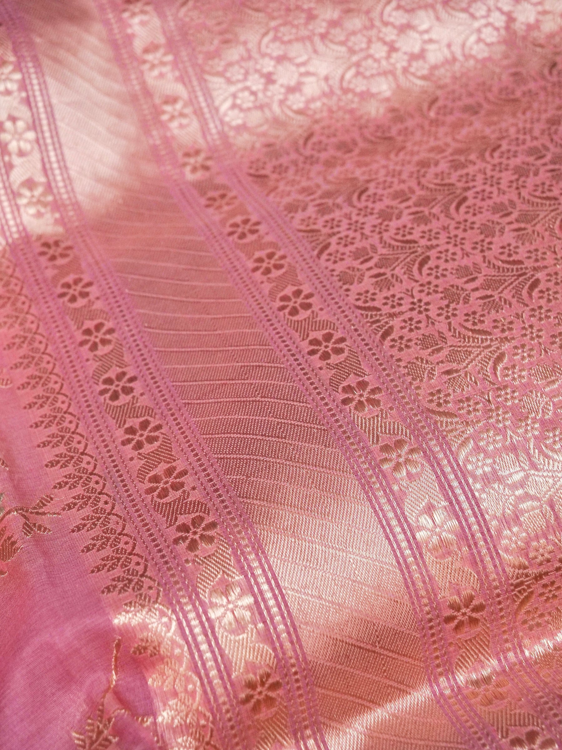Banarasi Organza Kadwa Jangla Handwoven Saree in Rose Pink