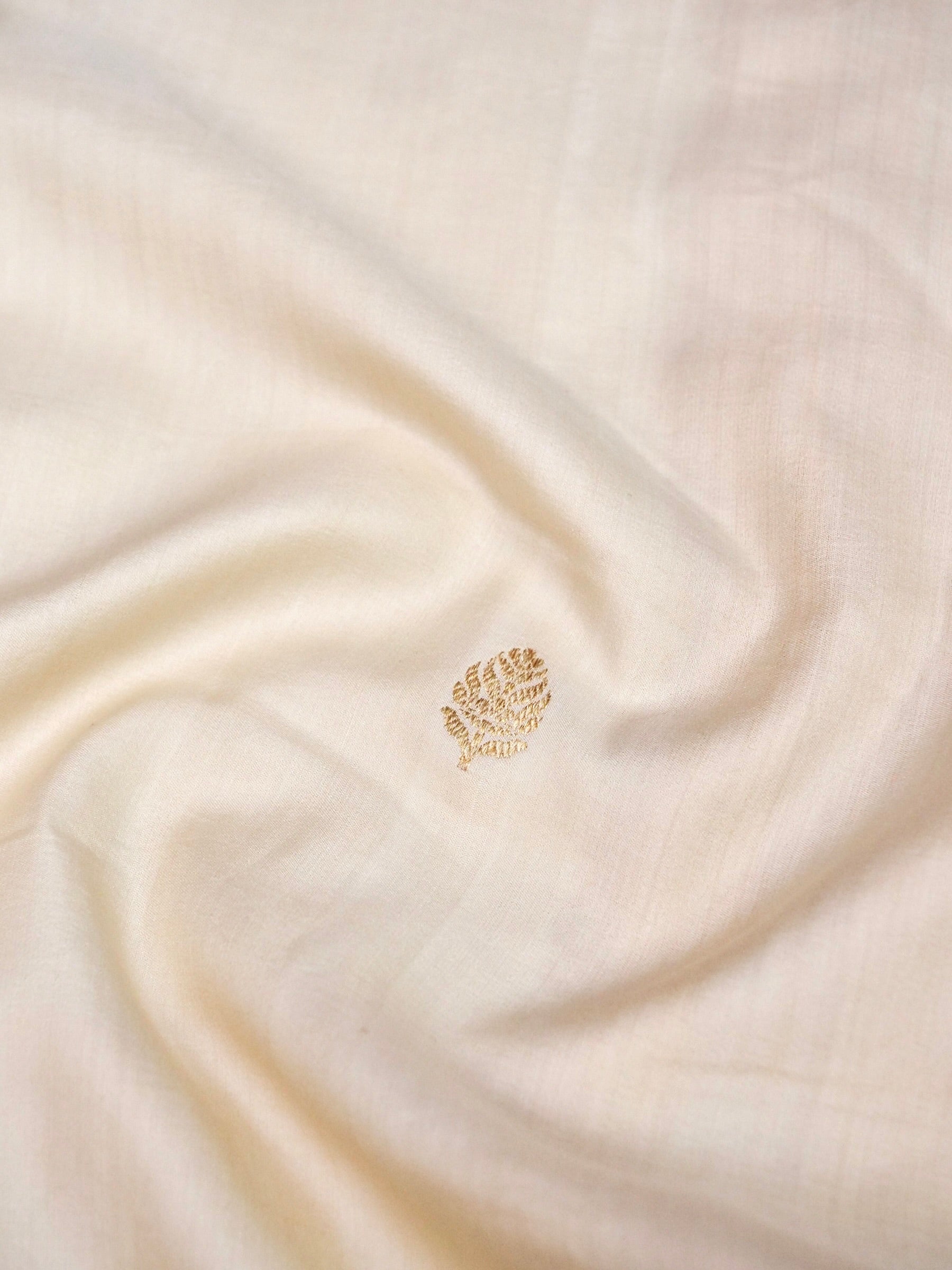 Banarasi Gajji Silk Kadwa Meenakari Handwoven Saree in Off White
