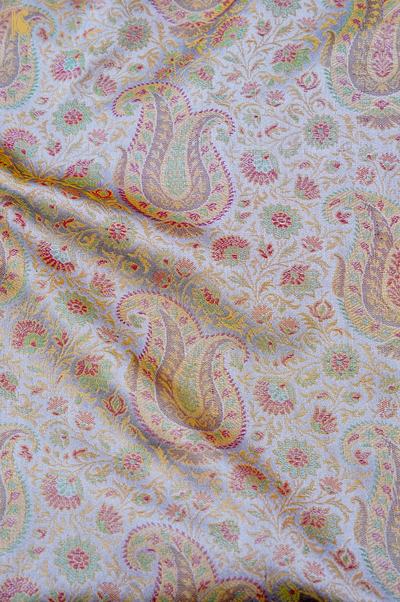 Handloom Banarasi Kalka Ambi Tanchoi Silk Fabric