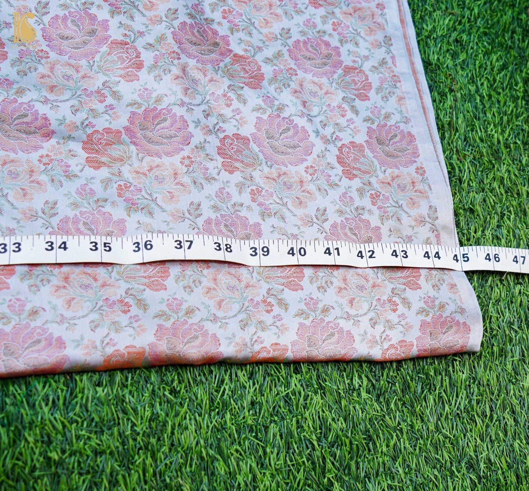 Handloom Banarasi Tanchoi Silk Rose Fabric