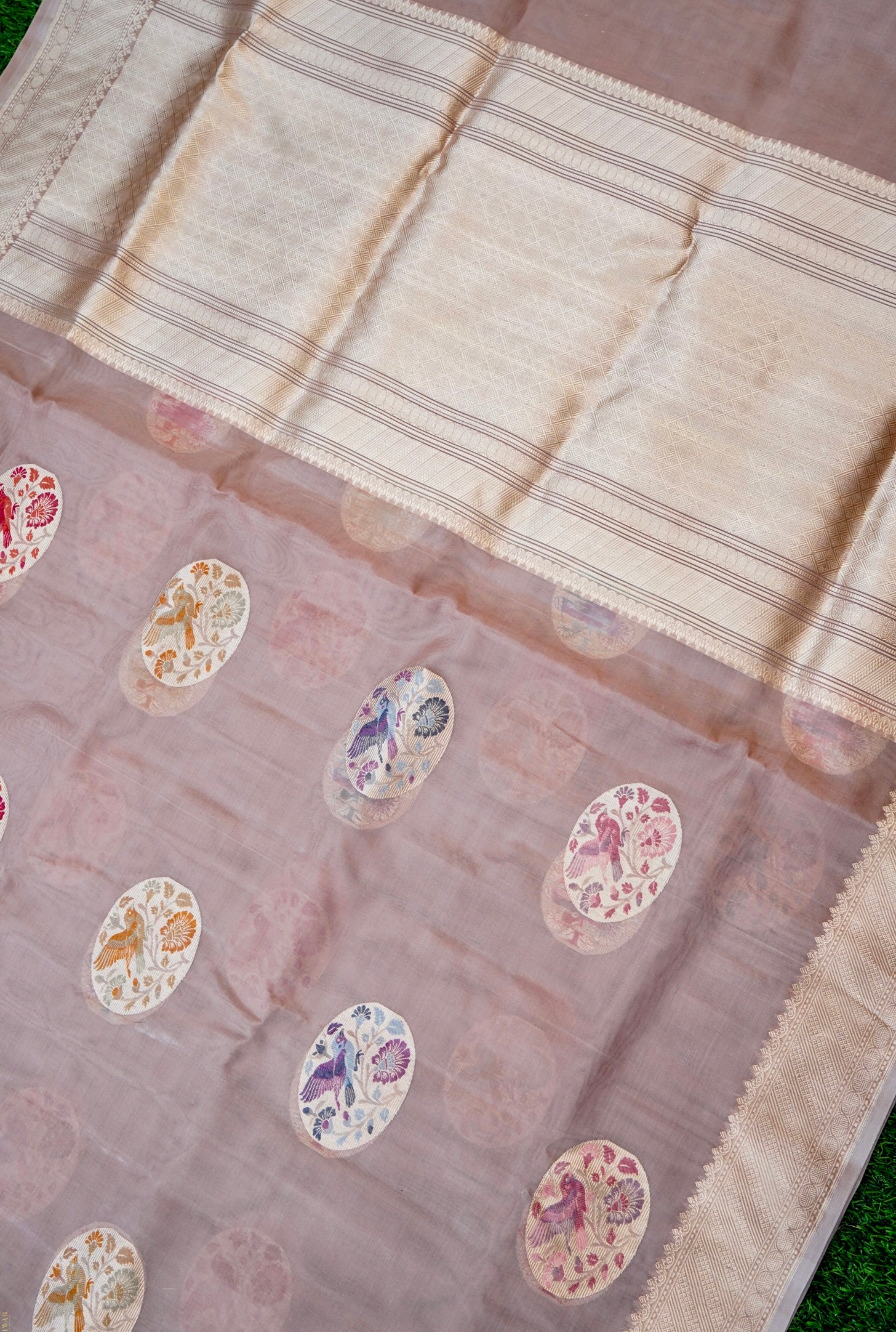 Handloom Banarasi Kora Silk Kadwa Meenakari Saree
