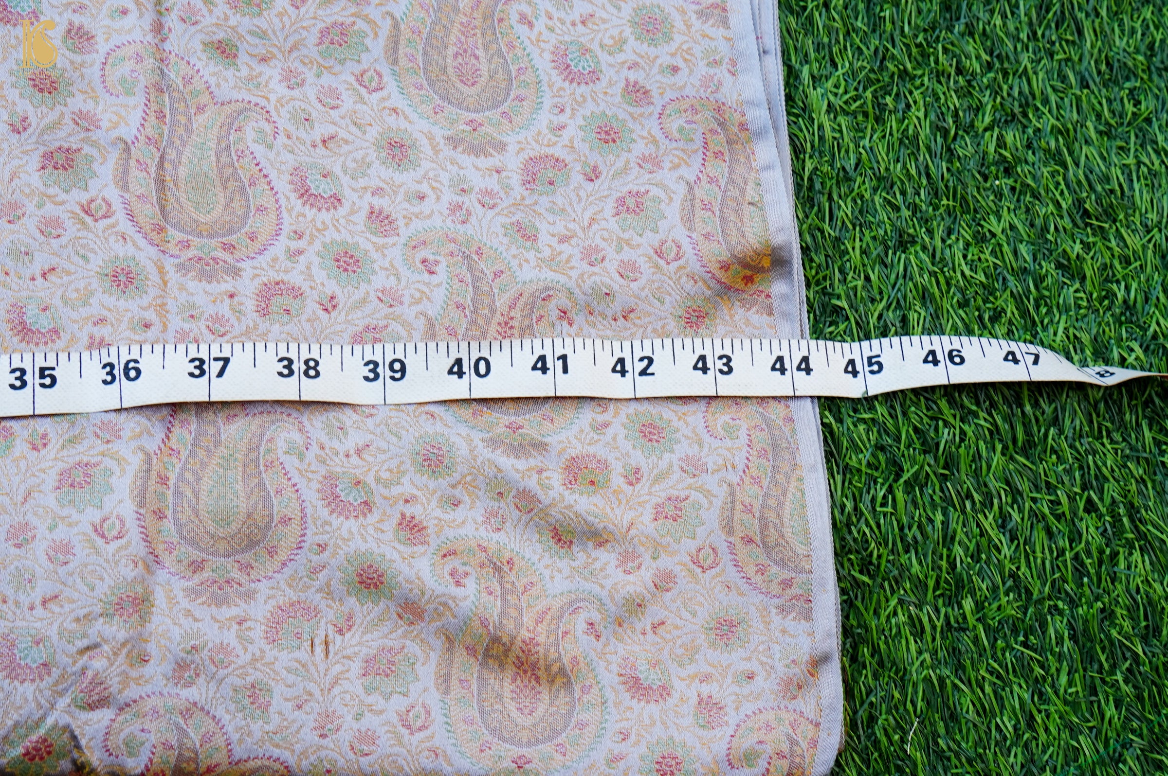 Handloom Banarasi Kalka Ambi Tanchoi Silk Fabric