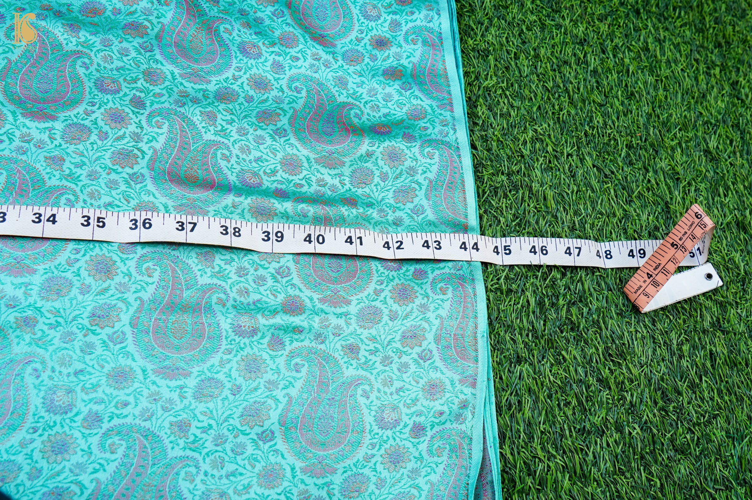 Handloom Banarasi Kalka Ambi Tanchoi Silk Fabric
