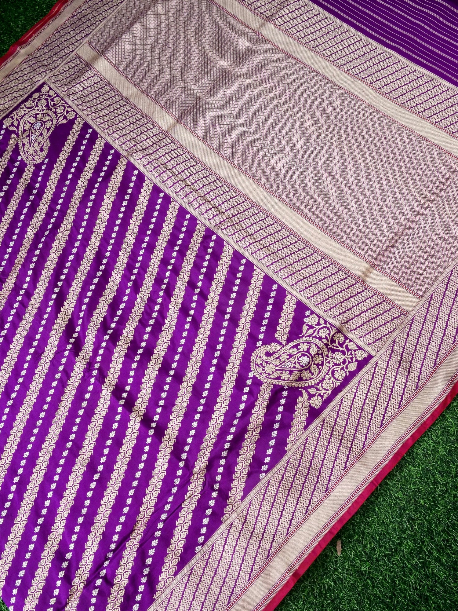 Handloom Banarasi Katan Silk Kadwa Saree