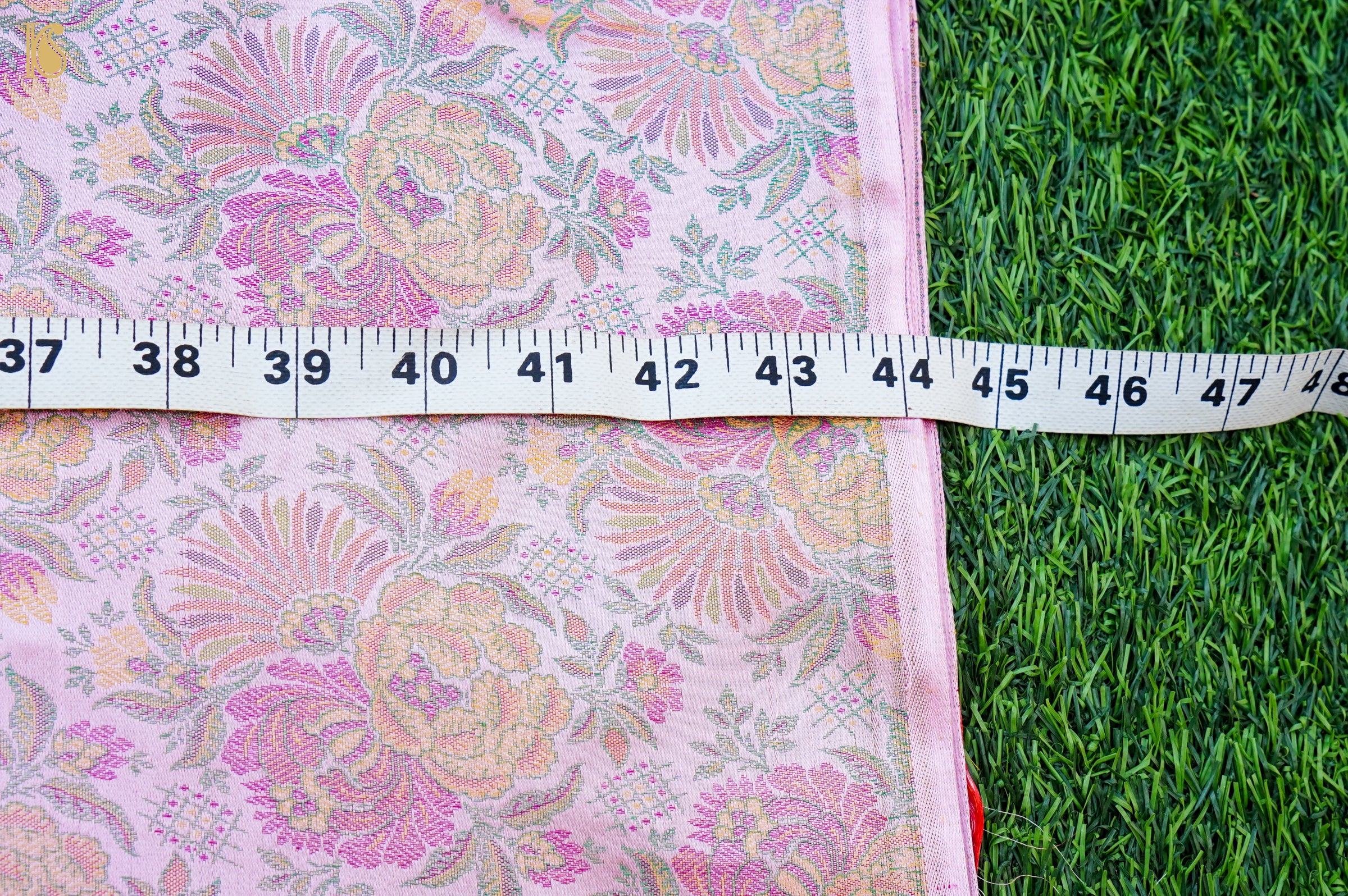 Handloom Banarasi Juhi Tanchoi Silk Fabric