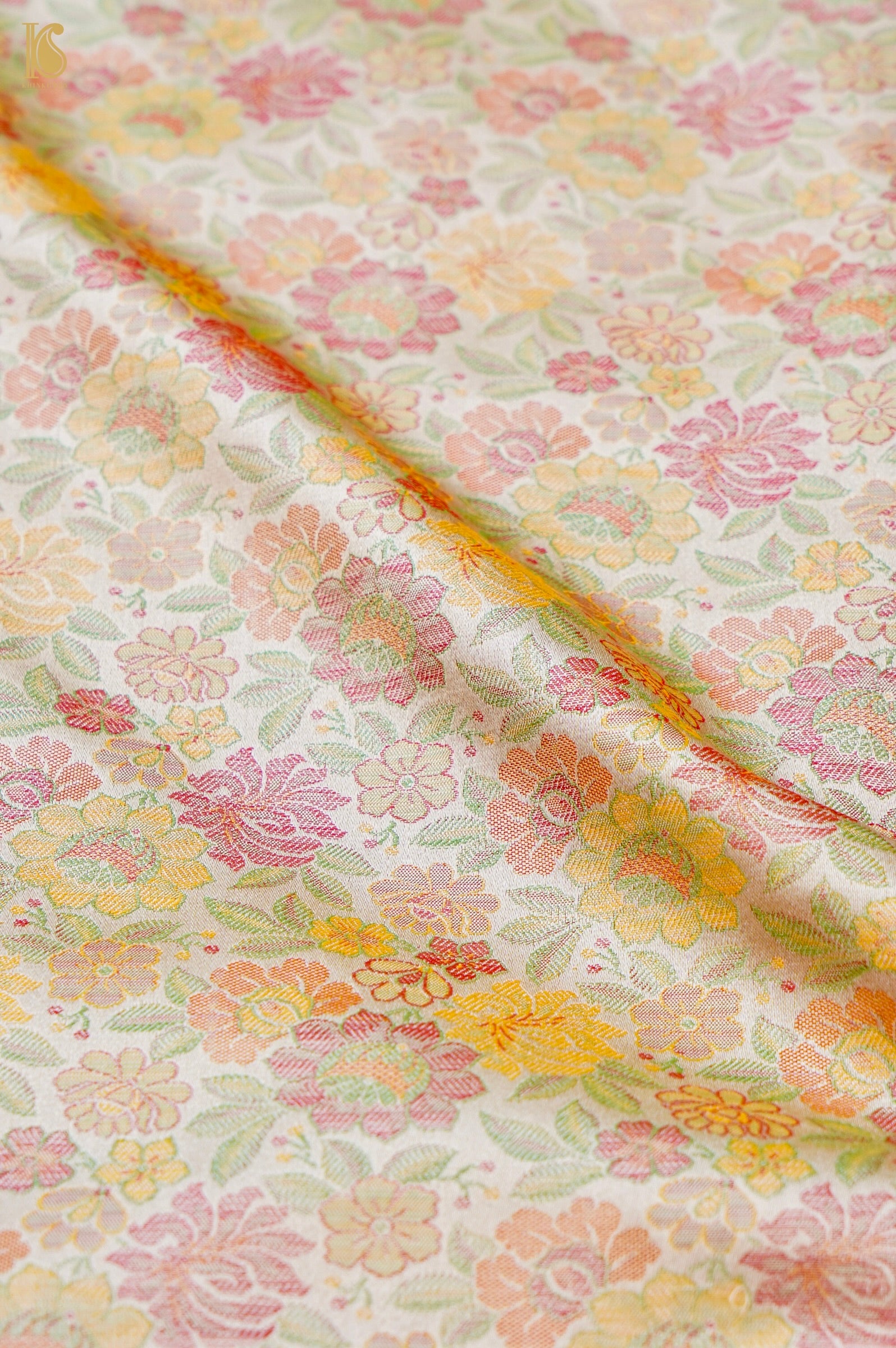 Handloom Banarasi Peonies Tanchoi Silk Fabric