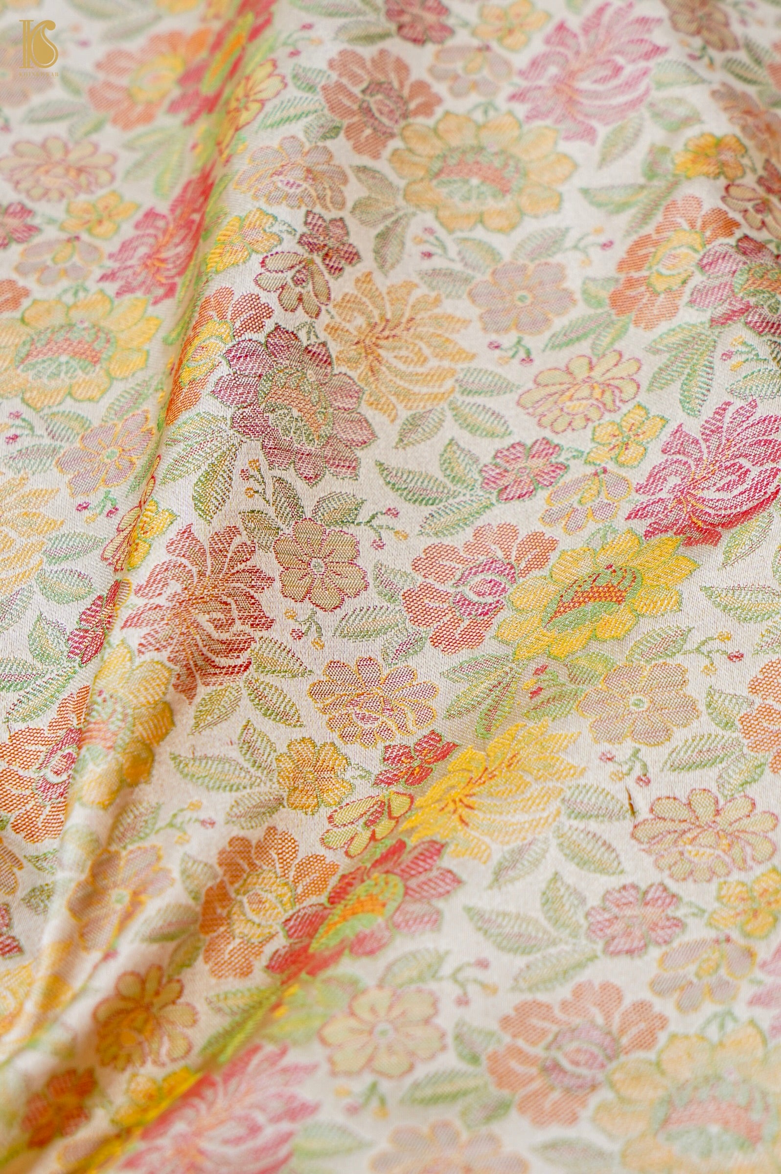 Handloom Banarasi Peonies Tanchoi Silk Fabric