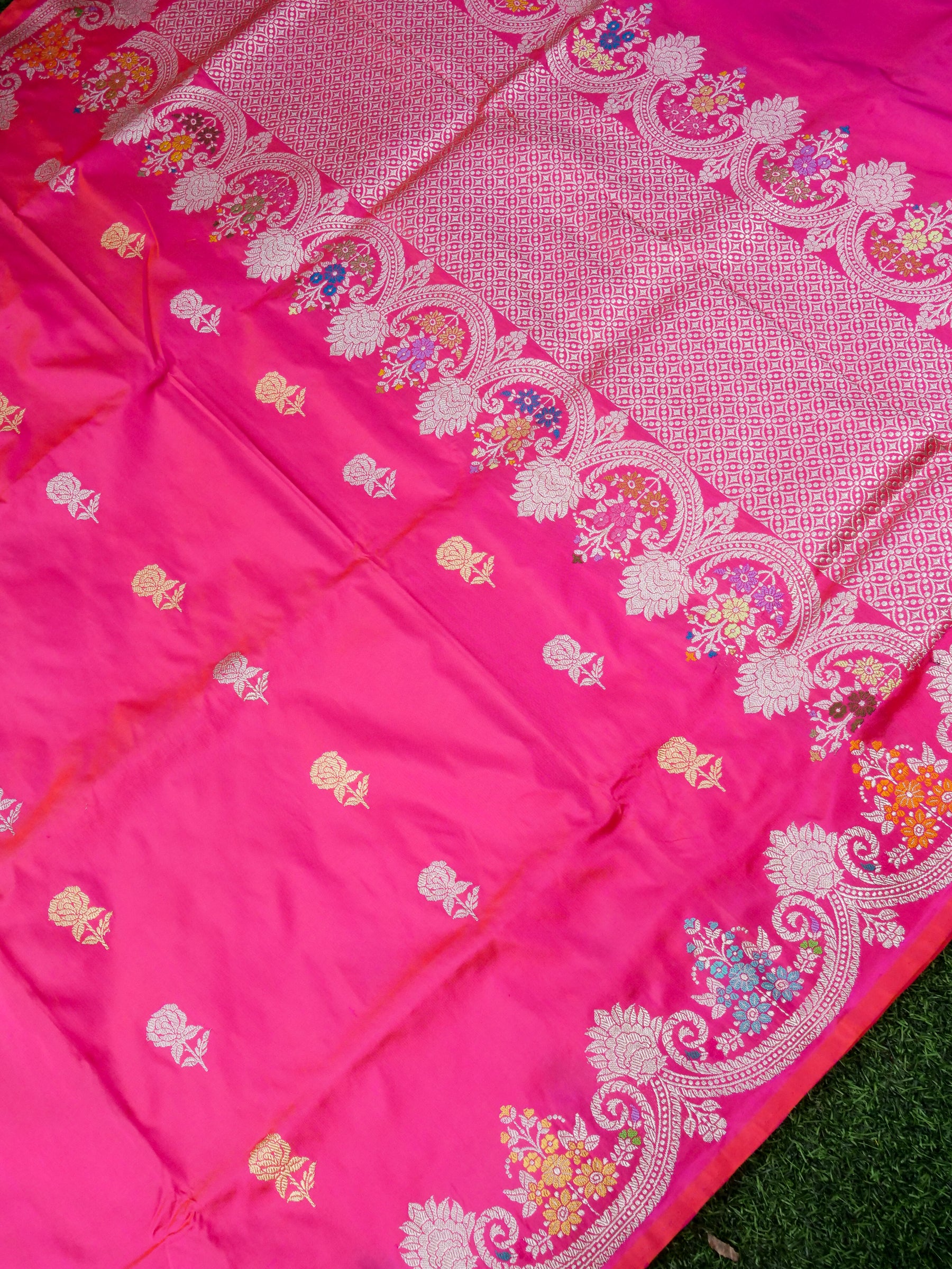Handloom Banarasi Katan Silk Kadwa Saree