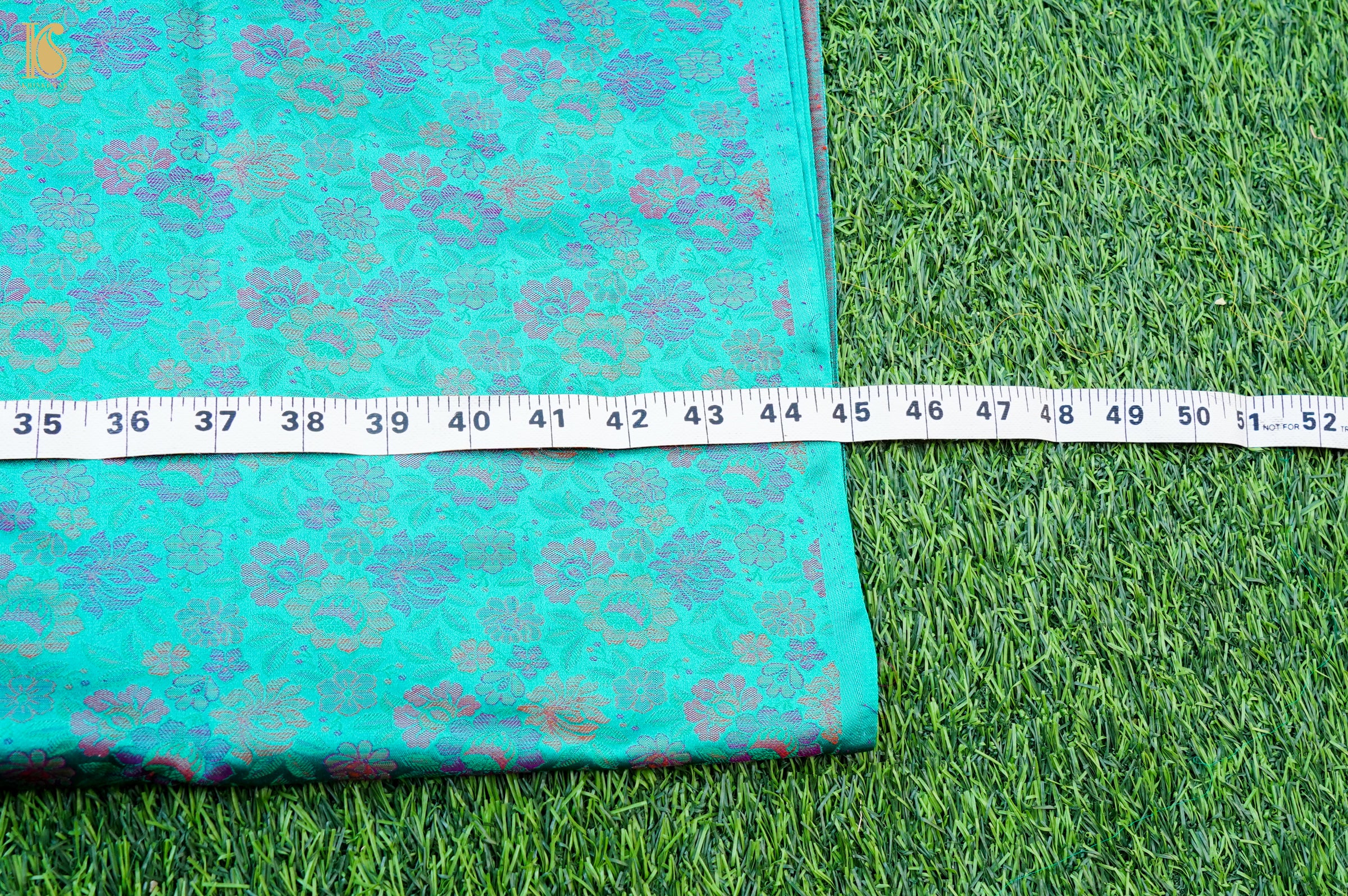 Handloom Banarasi Peonies Tanchoi Silk Fabric