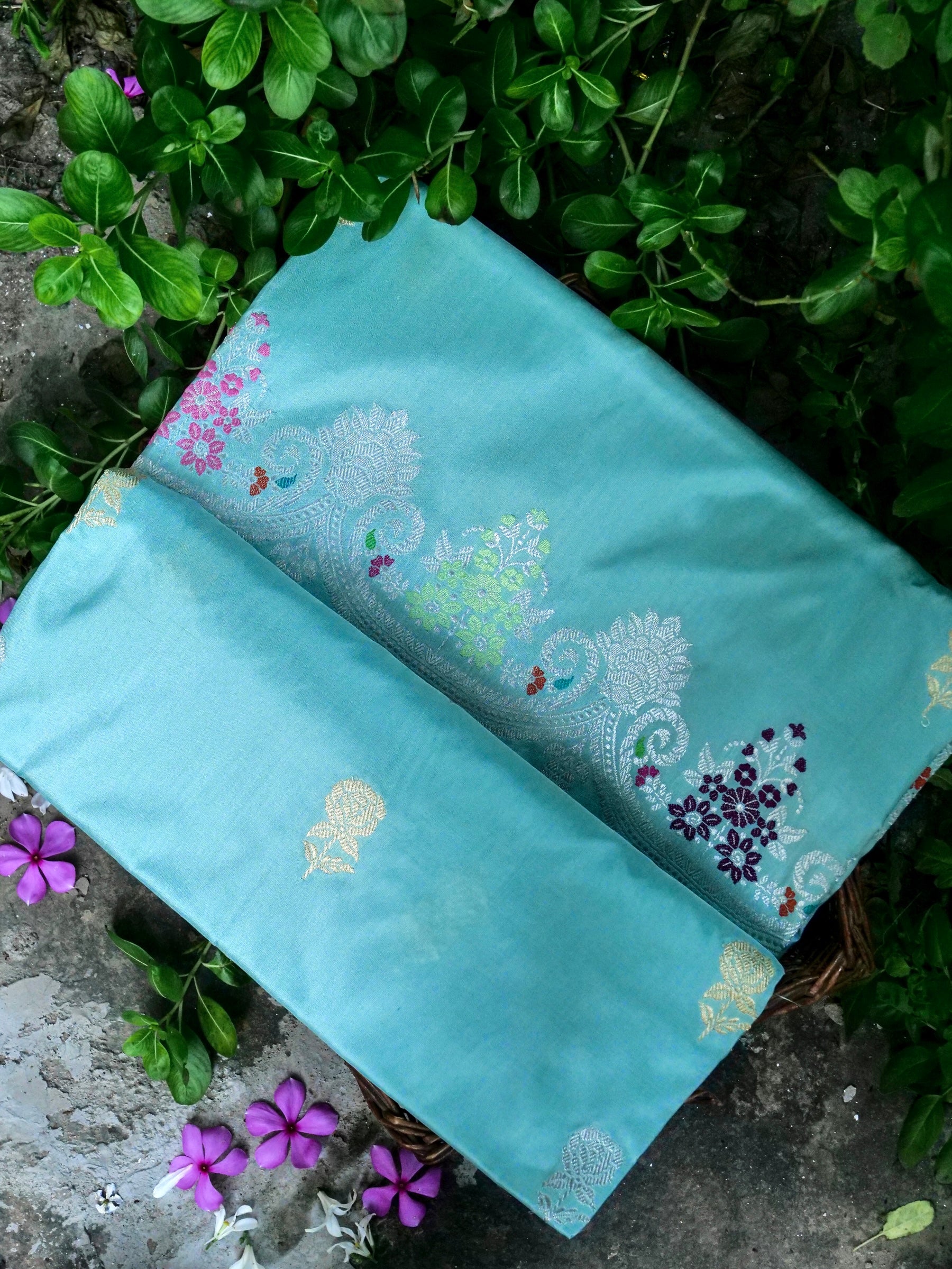 Handloom Banarasi Katan Silk Kadwa Saree