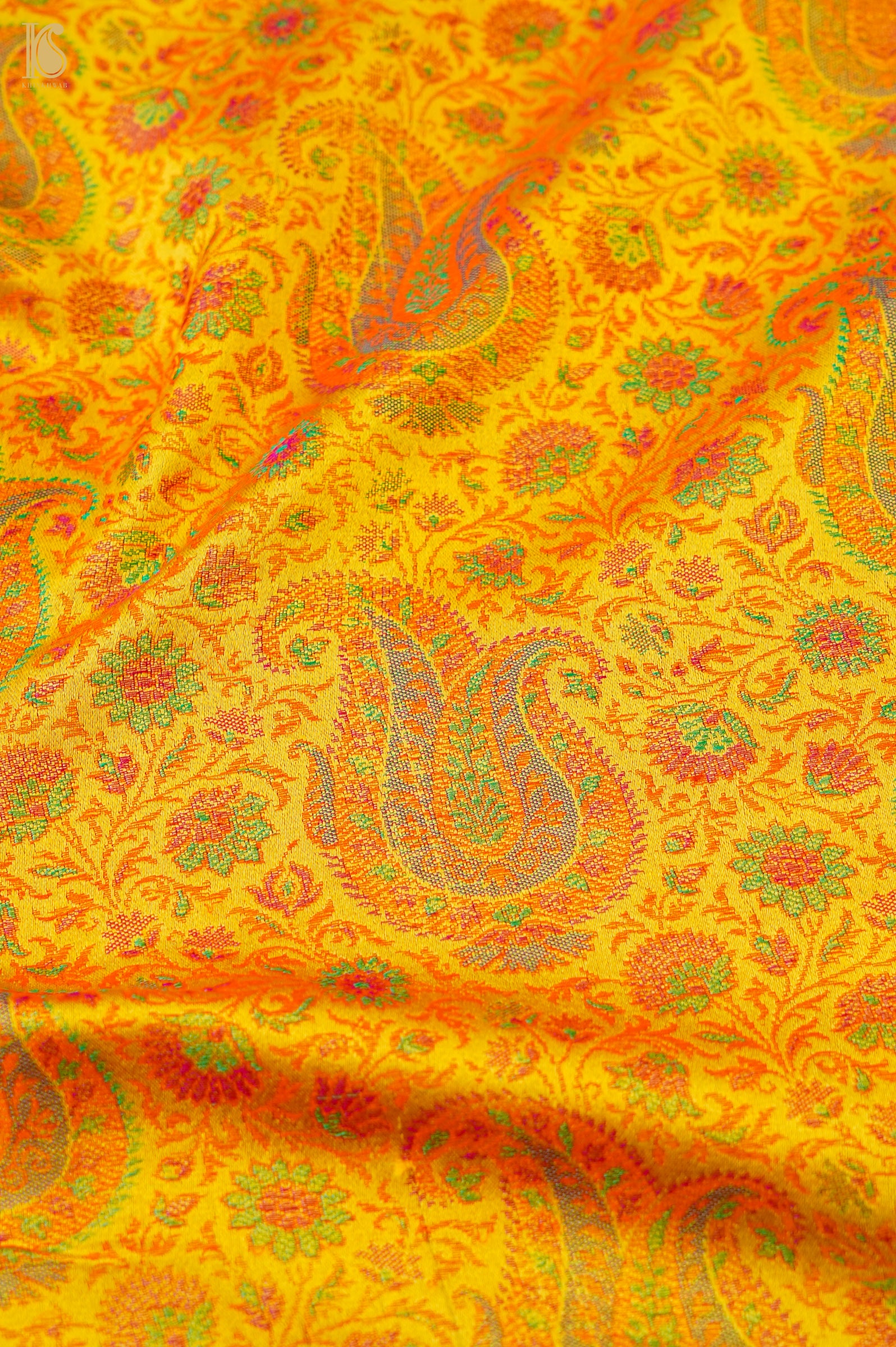 Handloom Banarasi Kalka Ambi Tanchoi Silk Fabric