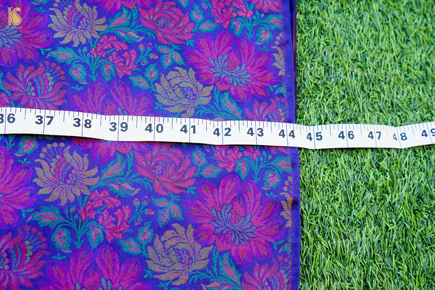 Handloom Banarasi Marigold Tanchoi Silk Fabric