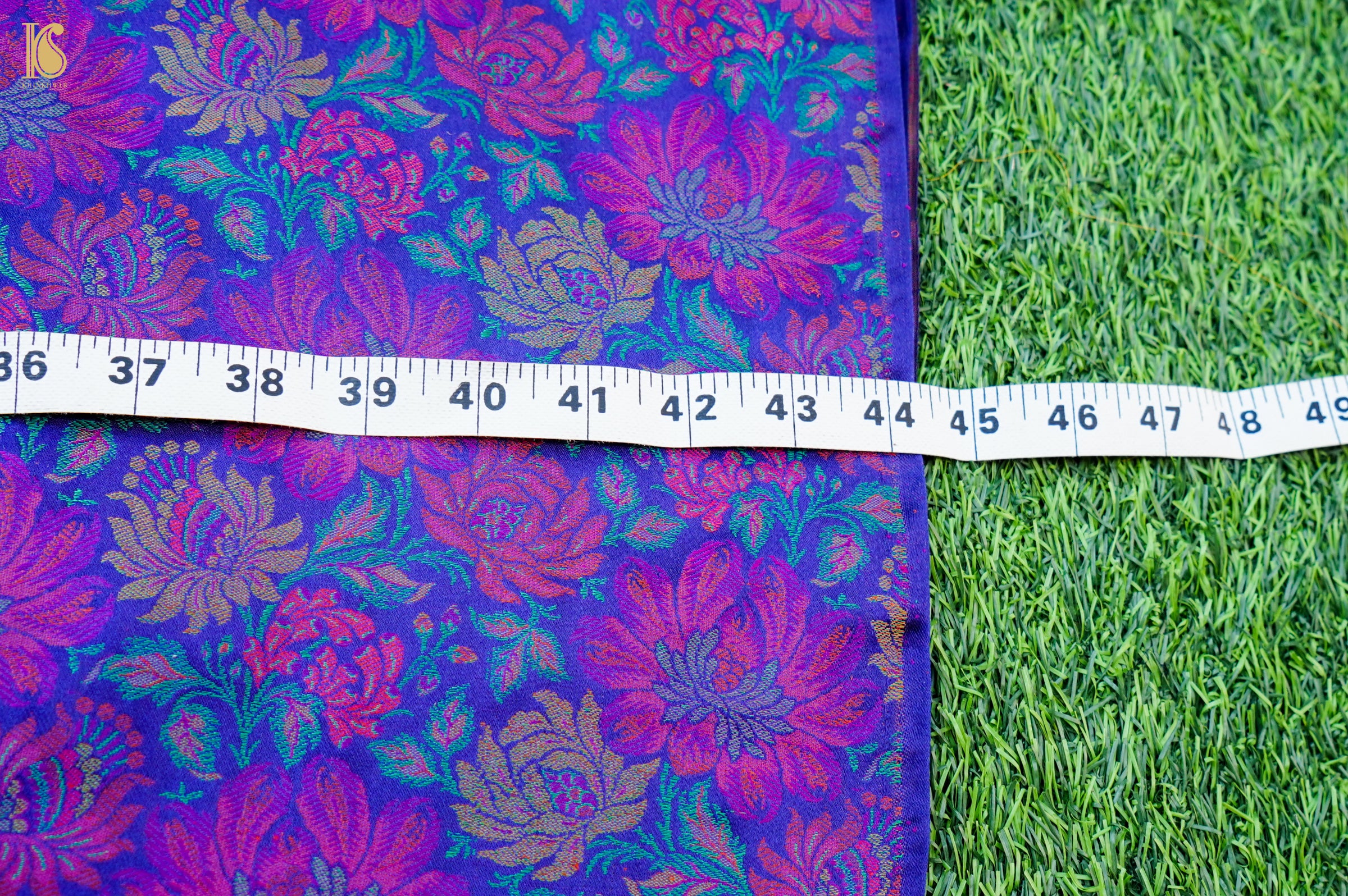 Handloom Banarasi Marigold Tanchoi Silk Fabric