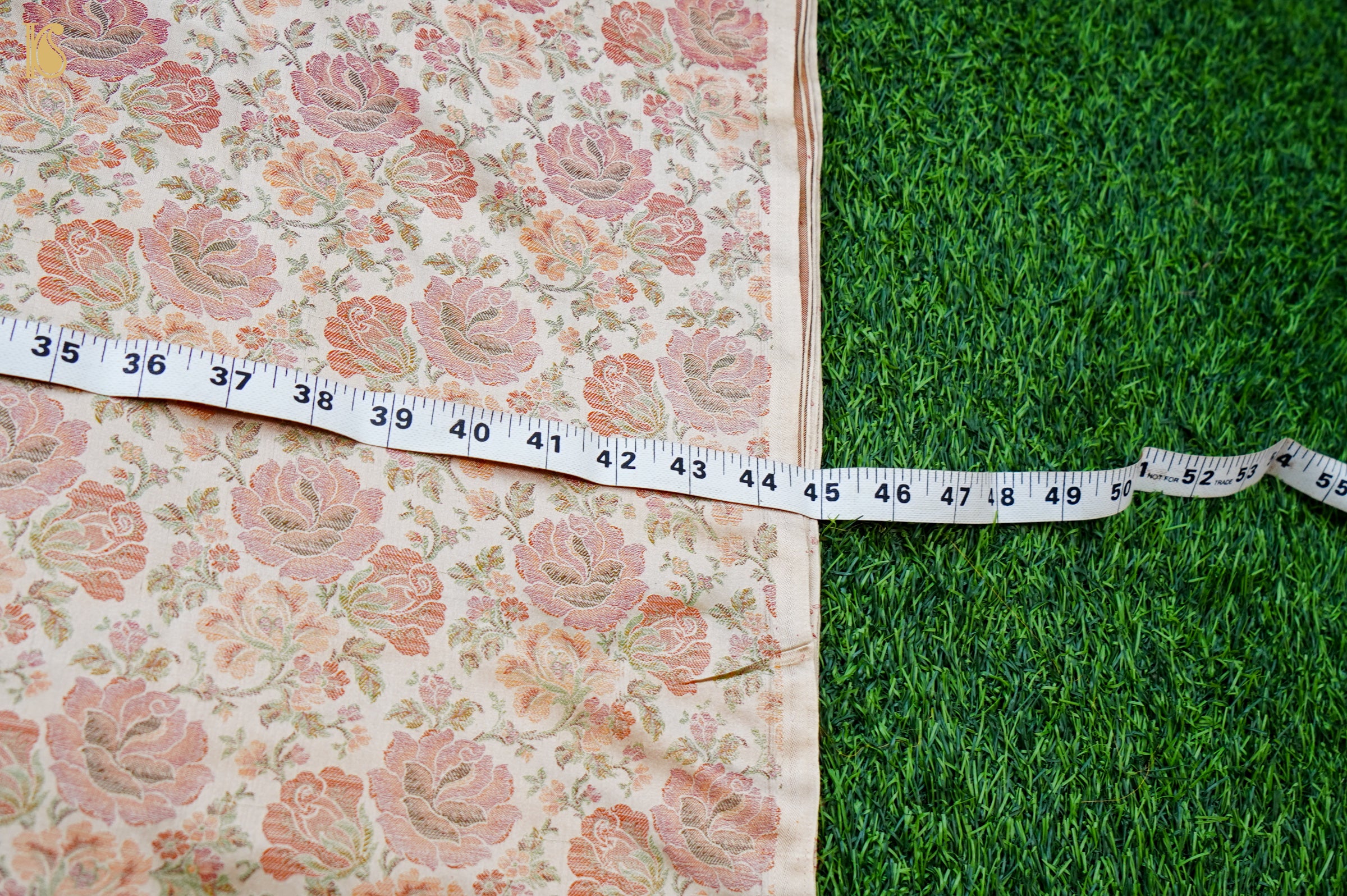 Handloom Banarasi Tanchoi Silk Rose Fabric