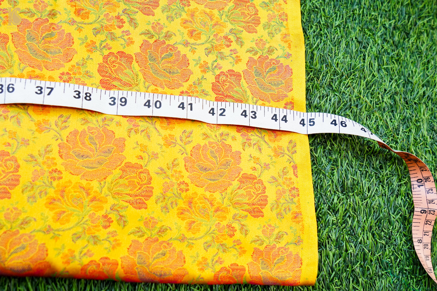 Handloom Banarasi Tanchoi Silk Rose Fabric