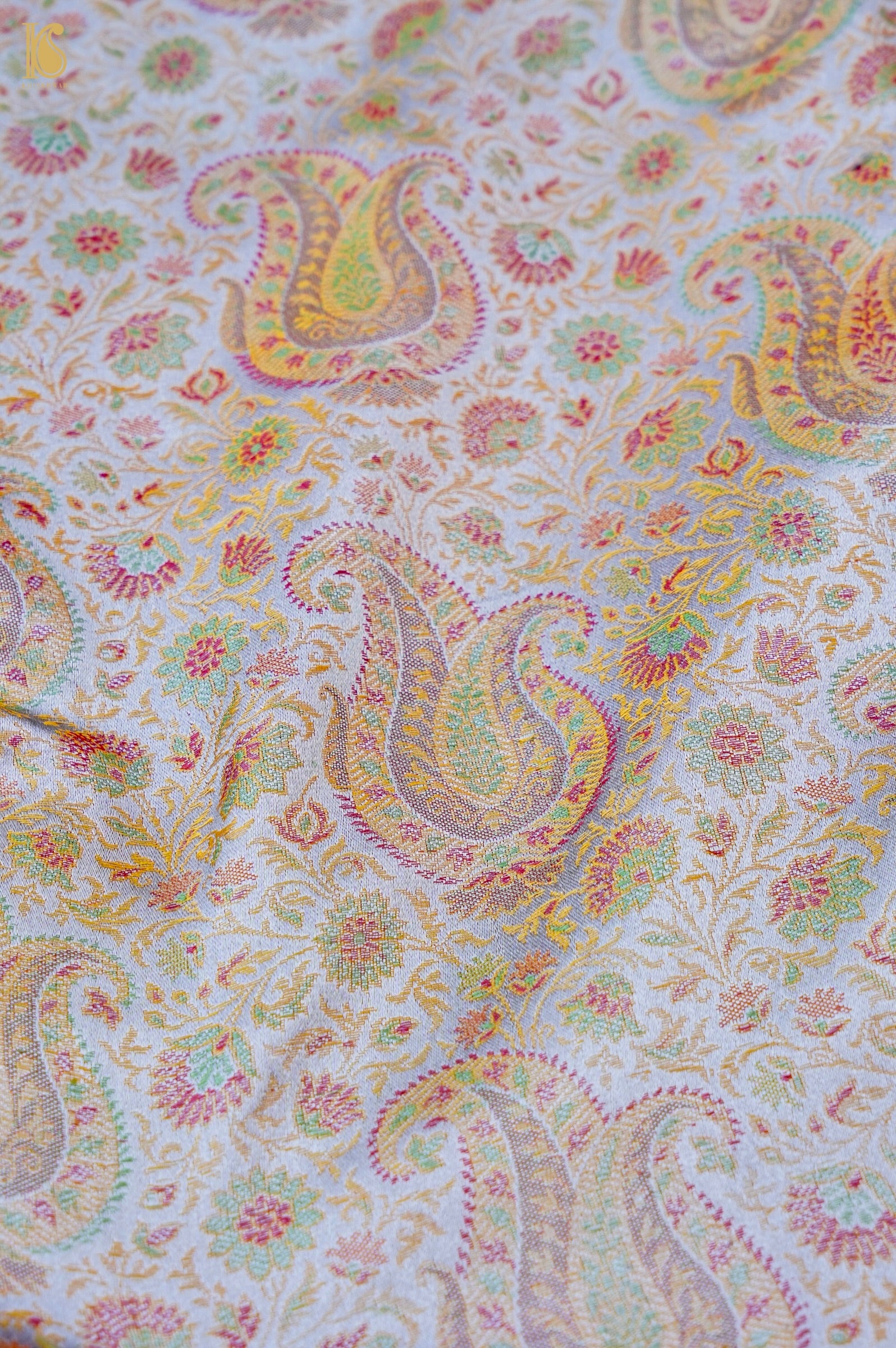 Handloom Banarasi Kalka Ambi Tanchoi Silk Fabric