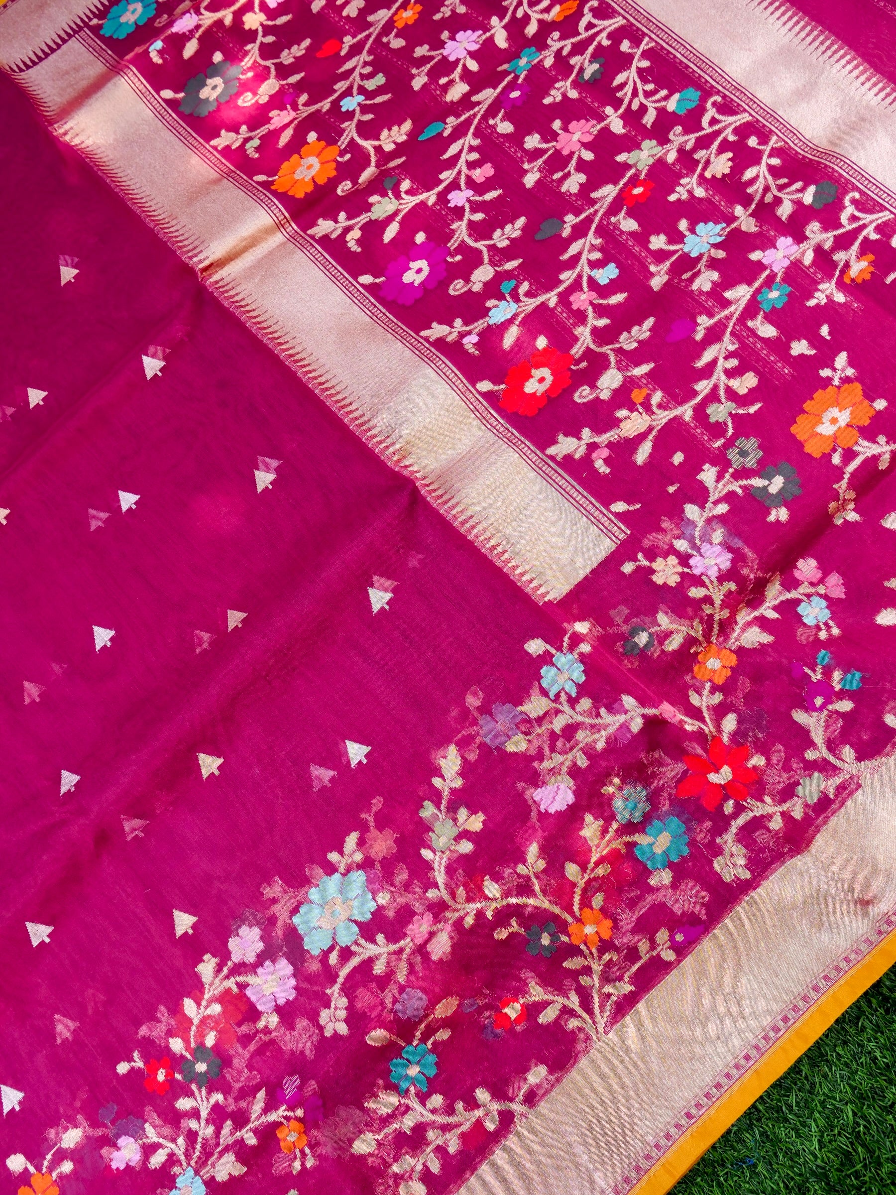 Banarasi Kora Silk Kadwa Handloom Saree with Floral Border | Magenta - Khinkhwab
