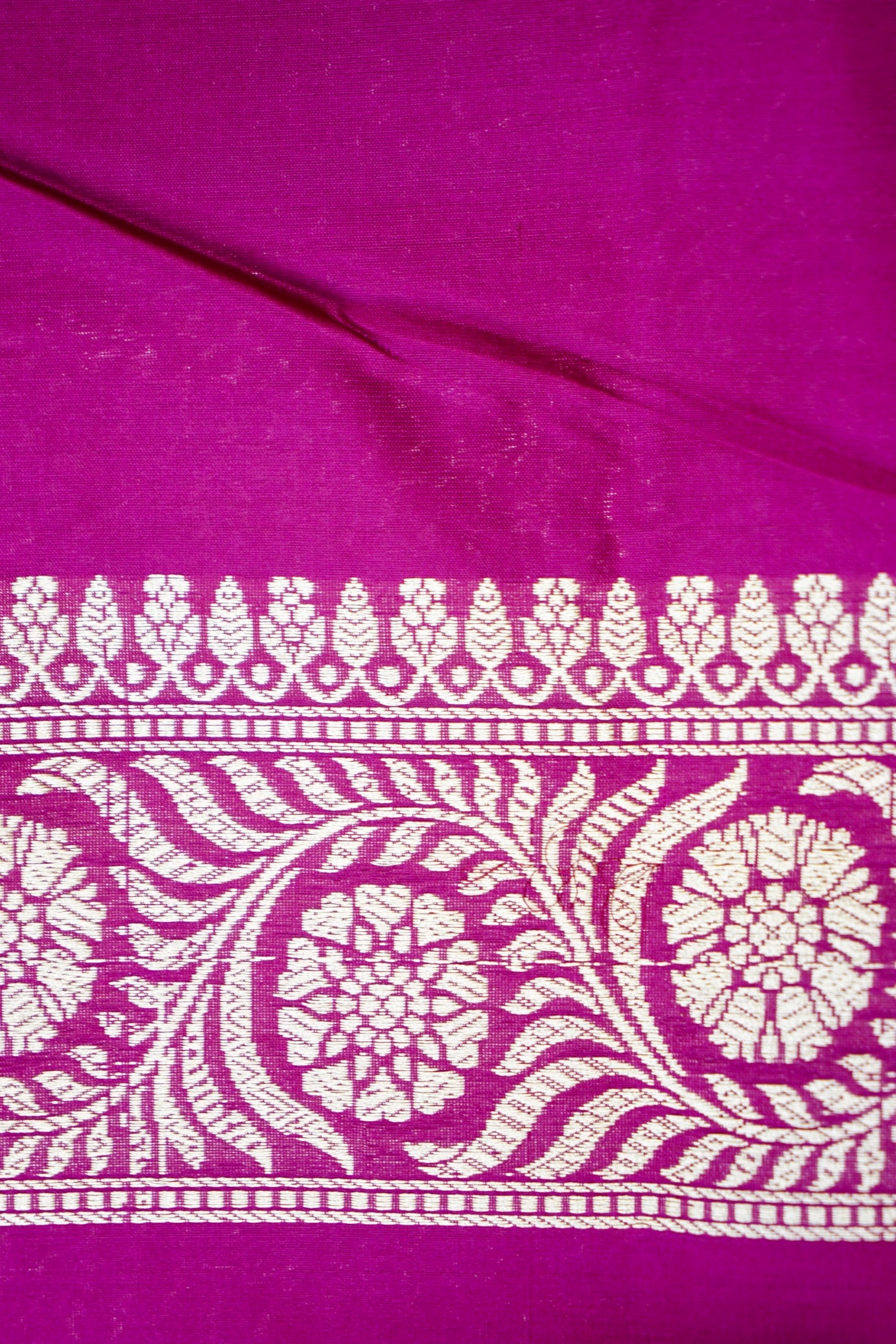 Banarasi Pure Silk Zari Brocade Handwoven Saree in Magenta - Khinkhwab