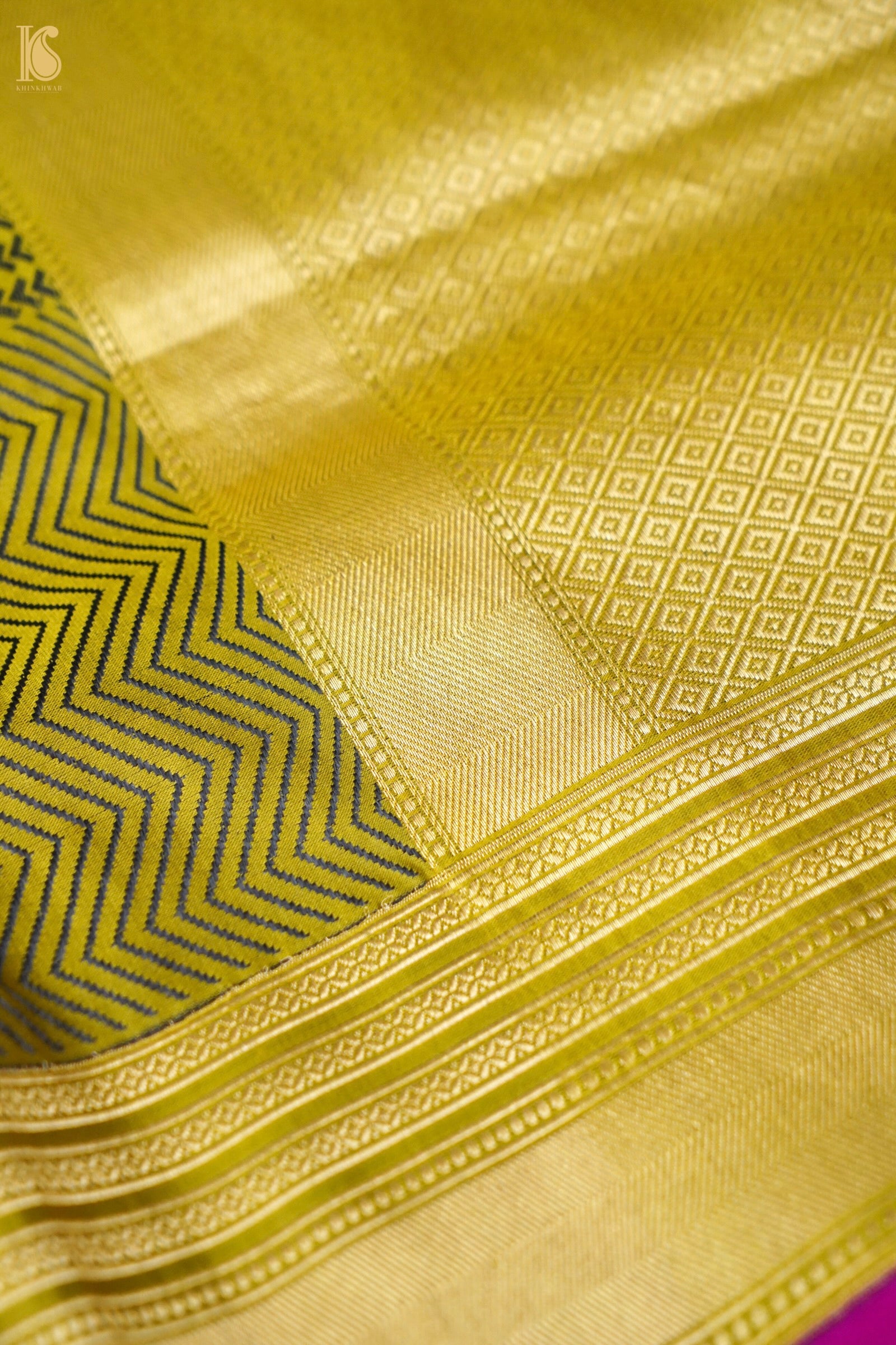 Katan Silk Tanchoi Chevron Handwoven Banarasi Saree in Chartreuse Green
