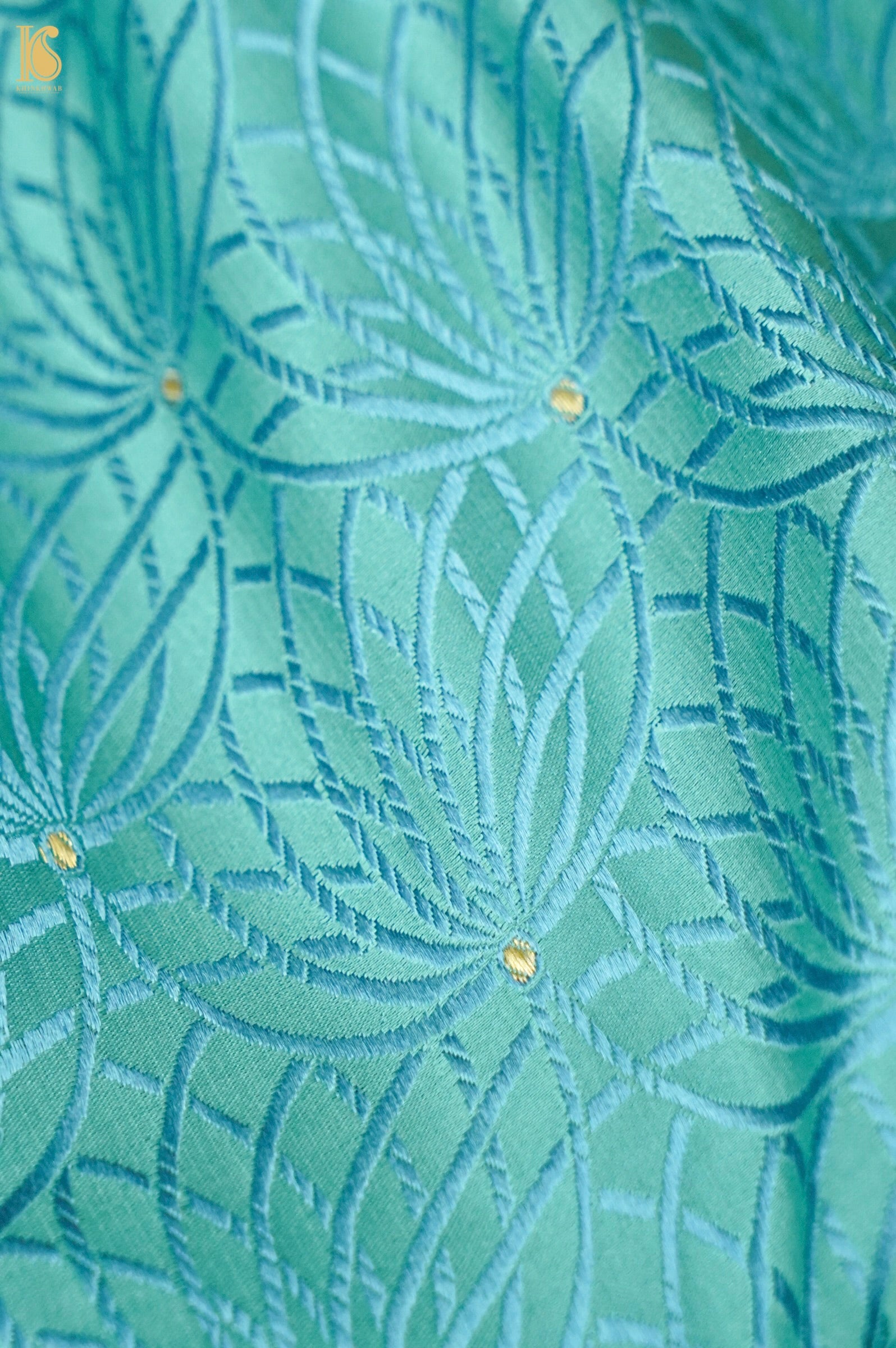 Mashru Silk Tanchoi Kamal Jaal Handwoven Banarasi Saree in Sky Blue