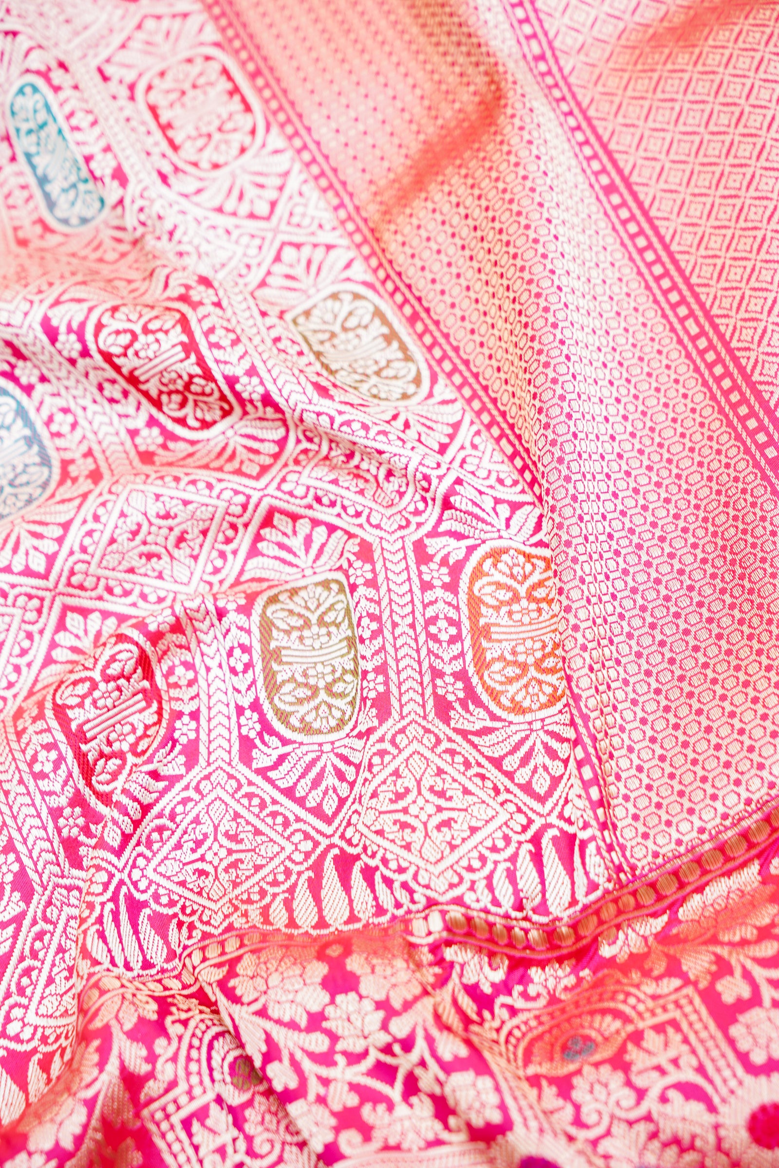 Pure Katan Silk Kadwa Meenakari Diamond Jaal Banarasi Saree in Hot Pink