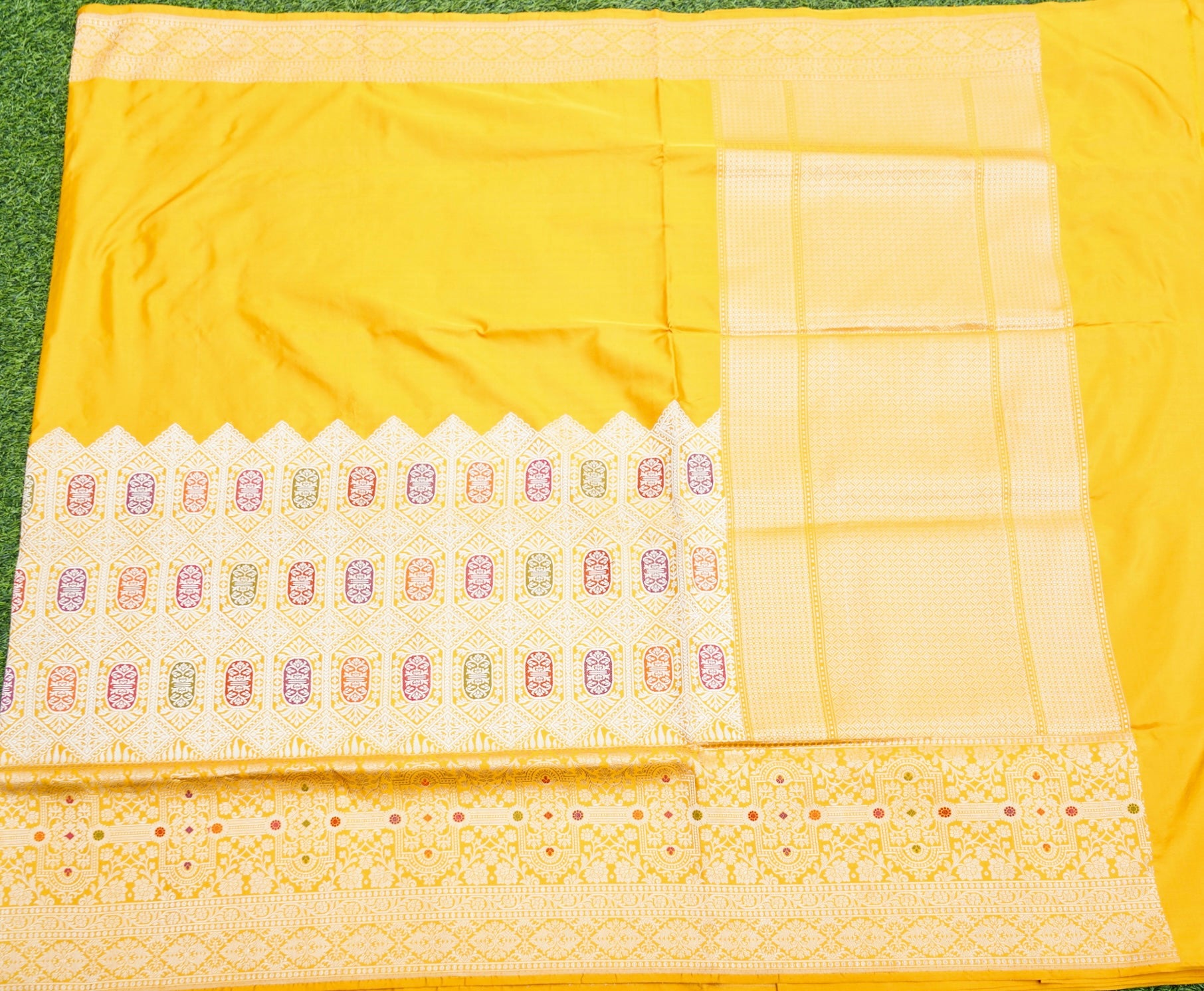 Pure Katan Silk Kadwa Meenakari Diamond Jaal Banarasi Saree in Bright Yellow