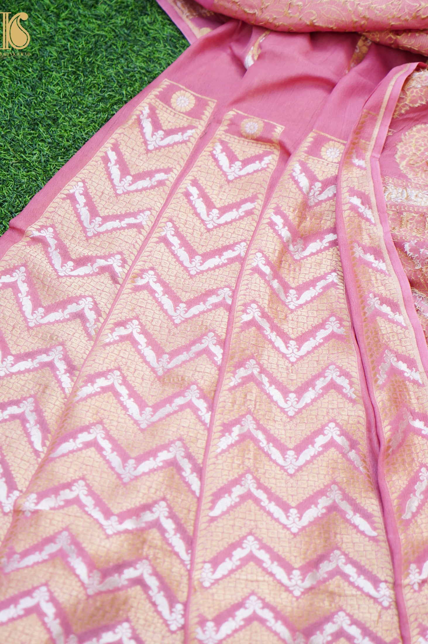 Georgette Kalidar Banarasi Dyeable Lehenga