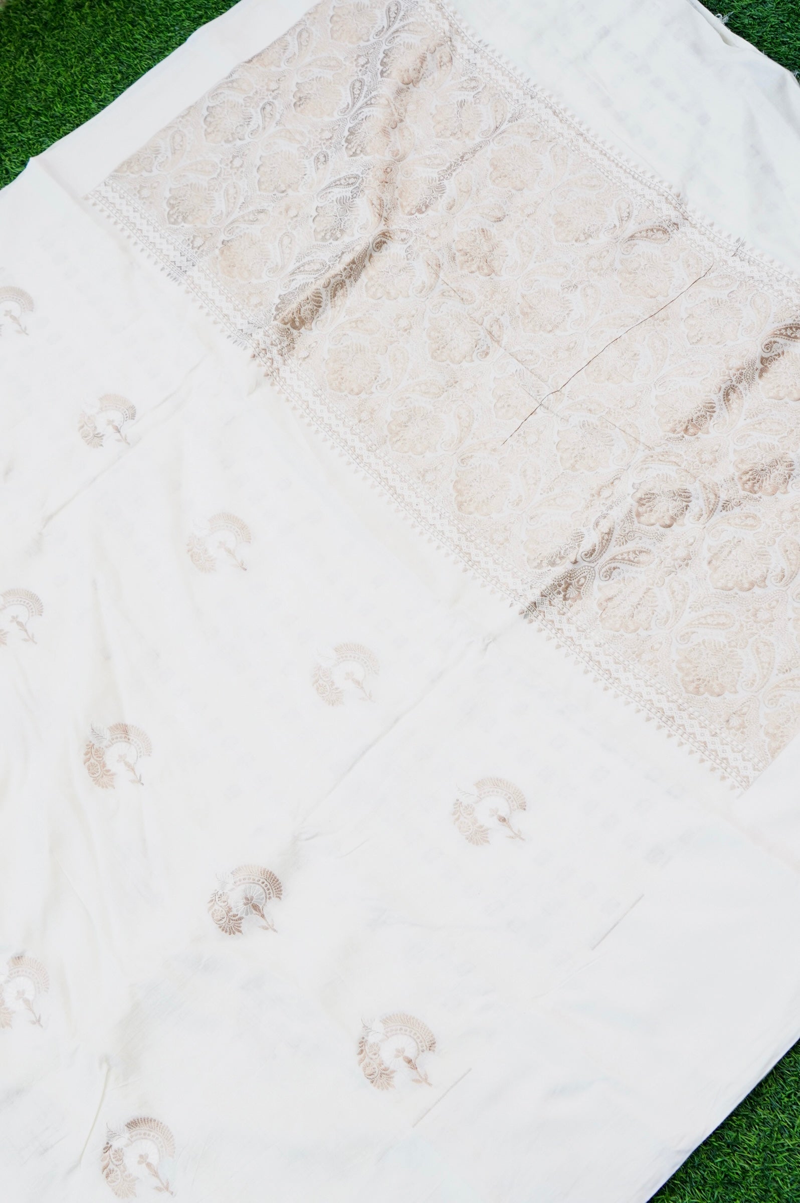 Pure Moonga Silk Handloom Banarasi Saree with Satin Border