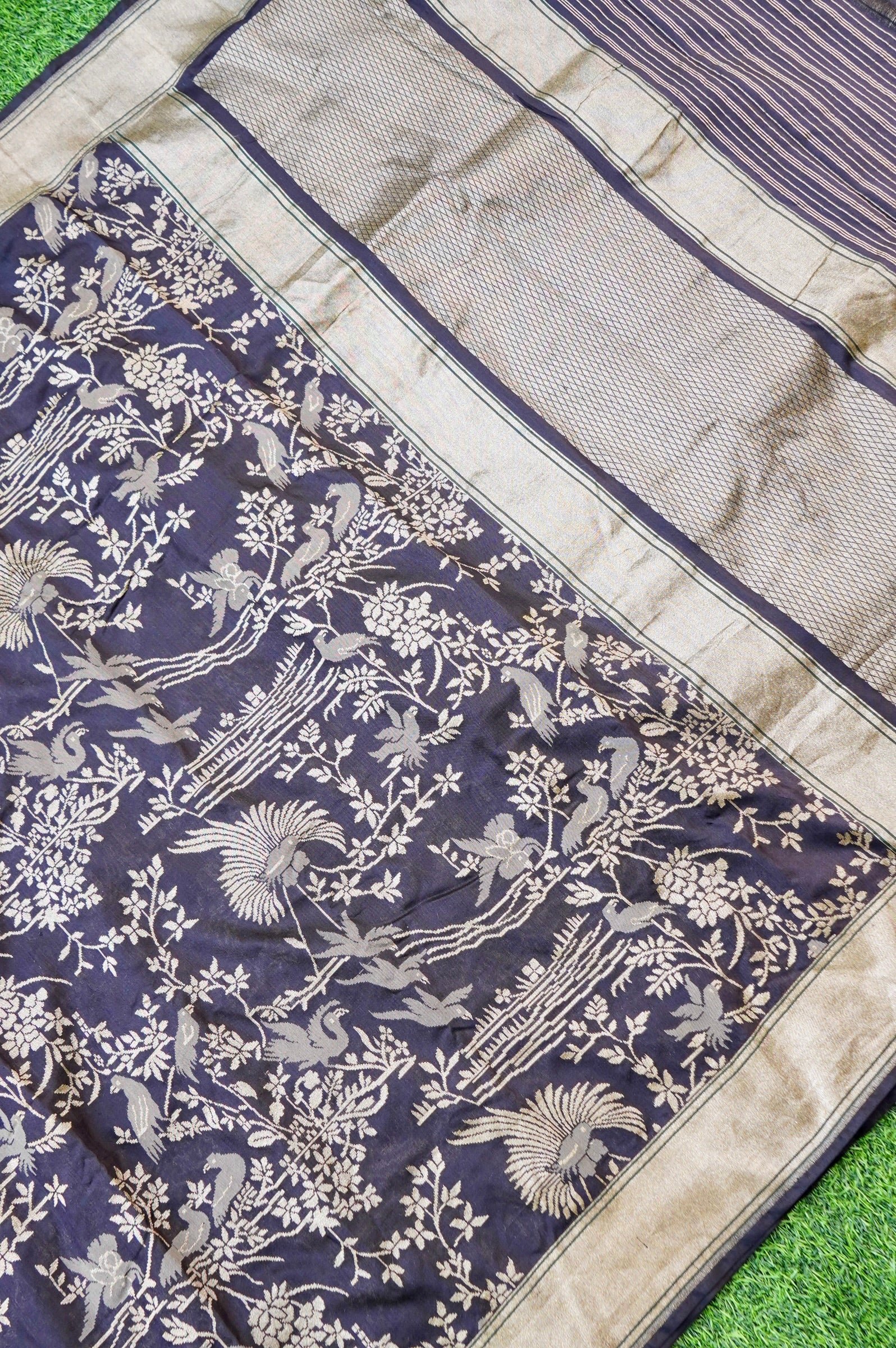 Handloom Pure Katan Silk Big Birds Banarasi Saree