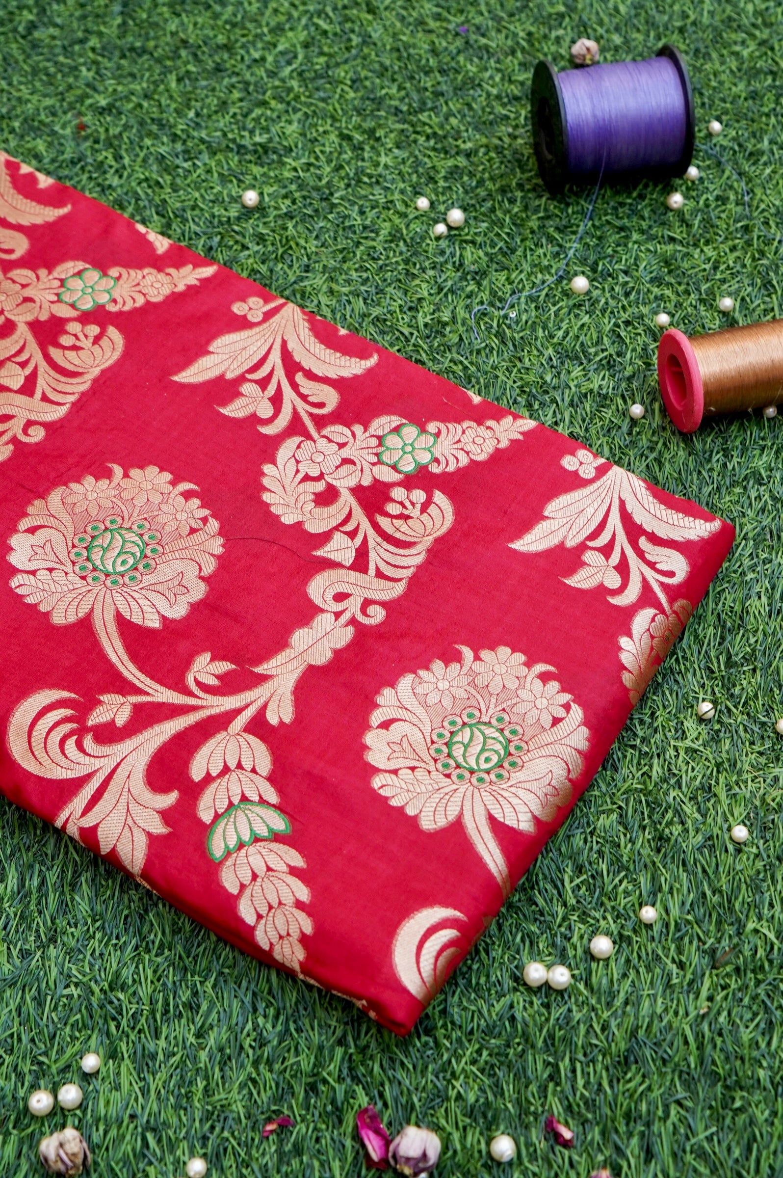 Pure Brocade Banarasi Chrysanthemum Jaal Fabric in Red - Khinkhwab
