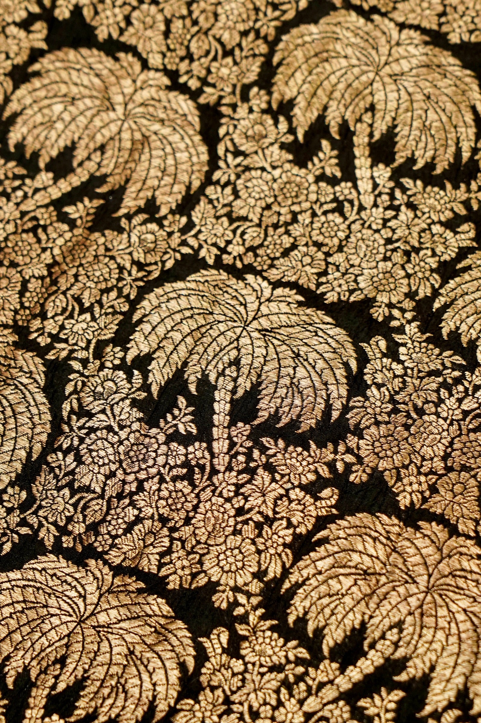 Pure Brocade Banarasi Leaf Fabric in Black - Khinkhwab