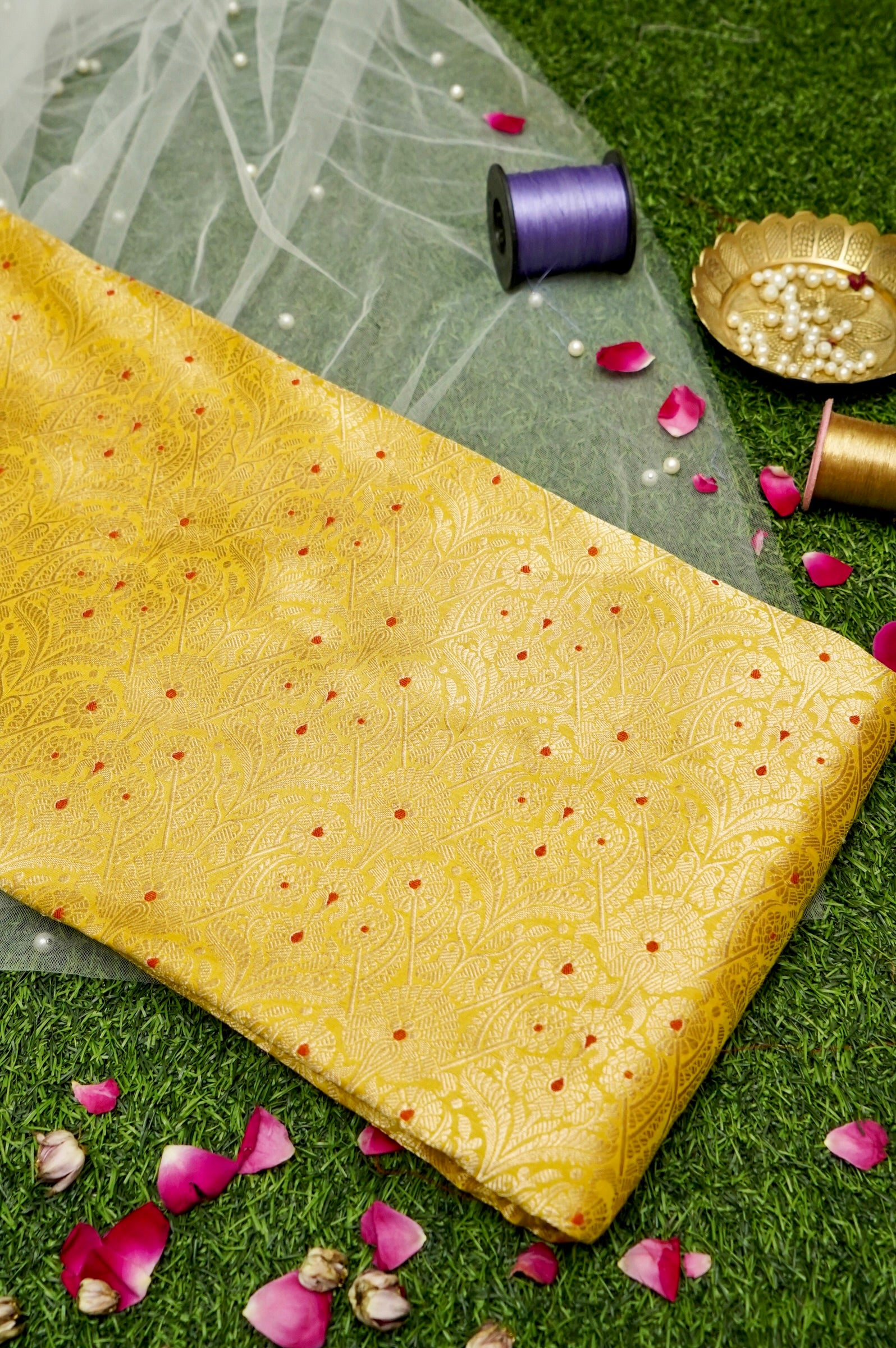 Pure Brocade Banarasi Floral Jaal Fabric - Khinkhwab