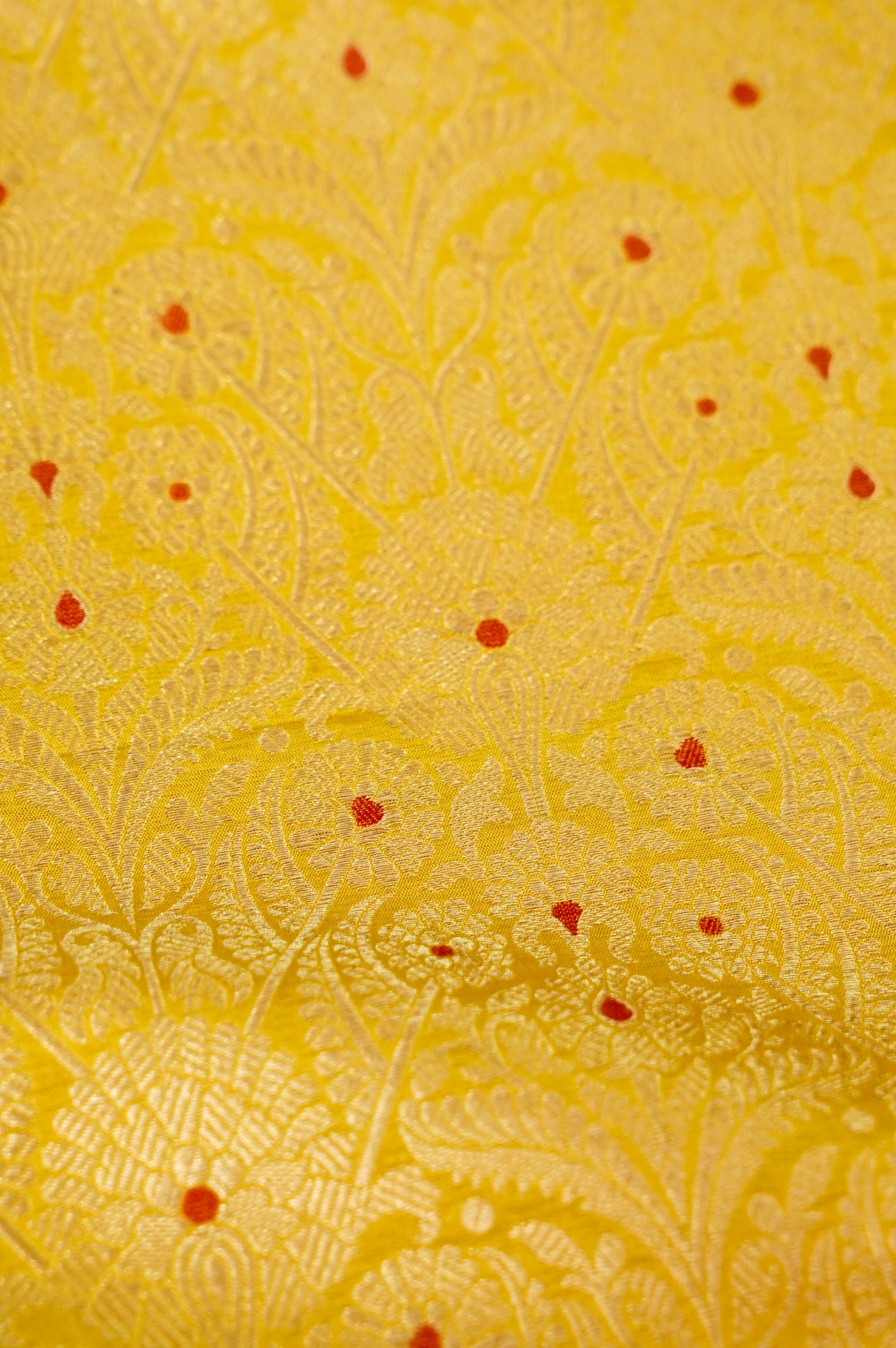 Pure Brocade Banarasi Floral Jaal Fabric - Khinkhwab