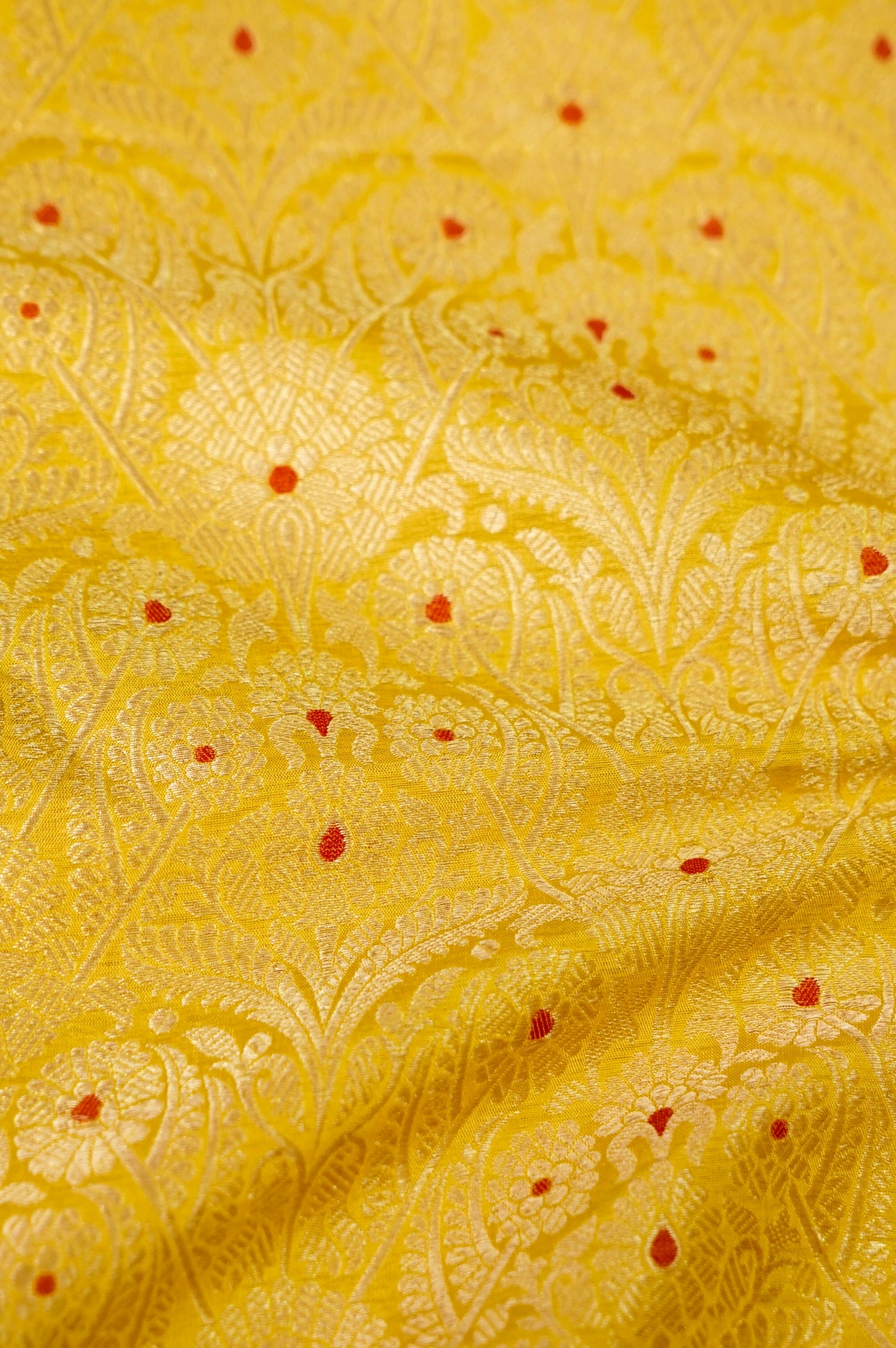Pure Brocade Banarasi Floral Jaal Fabric - Khinkhwab