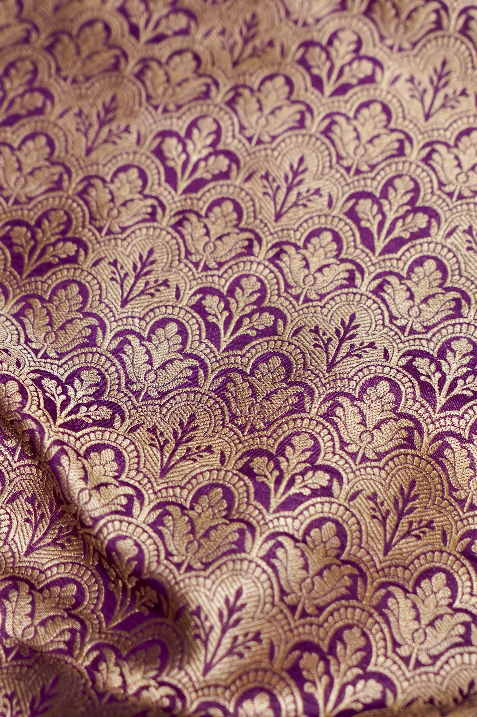 Pure Brocade Banarasi Scallop Jaal Fabric in Purple - Khinkhwab