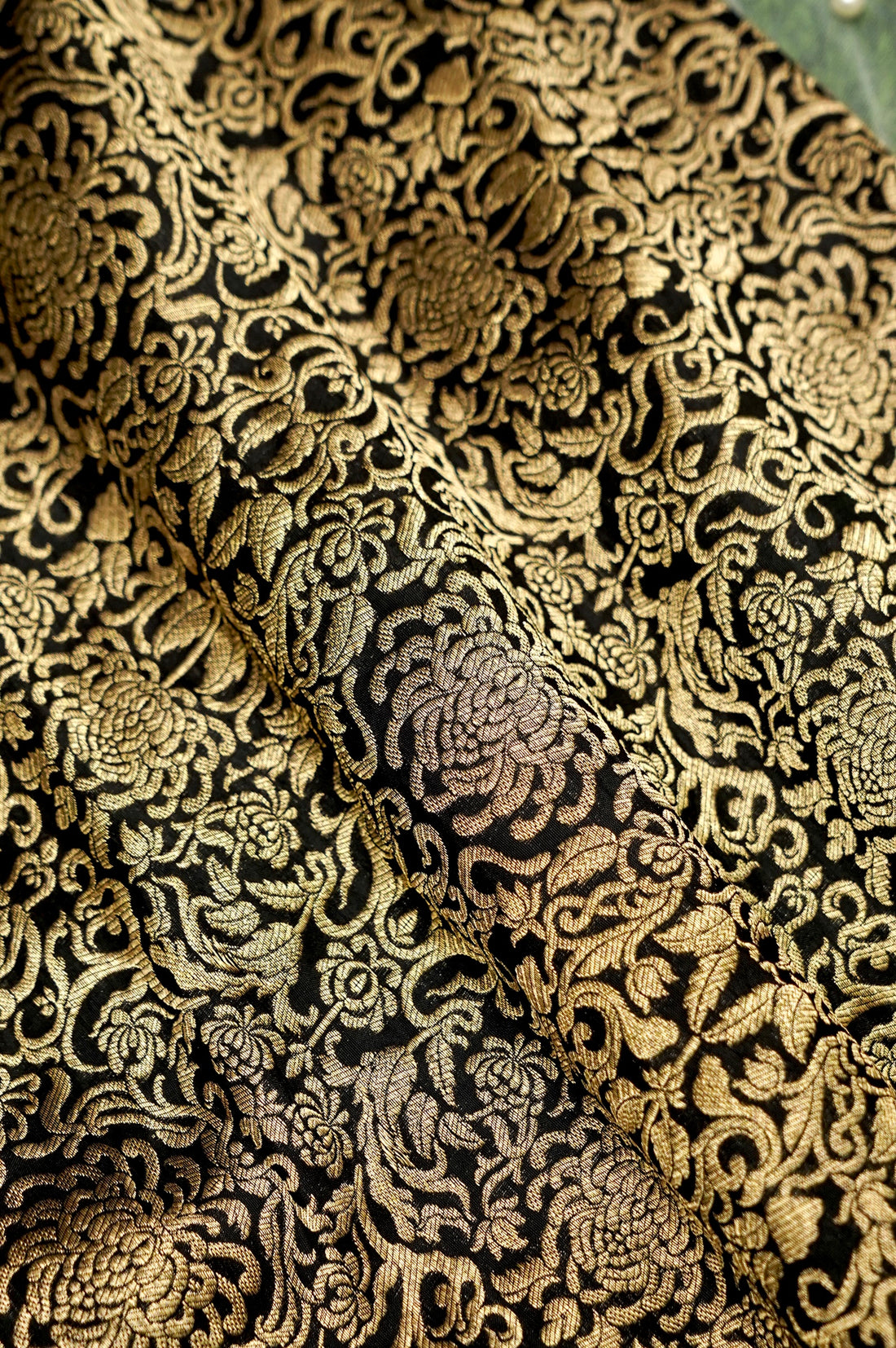 Pure Brocade Banarasi Arabesque Jaal Fabric in Black - Khinkhwab