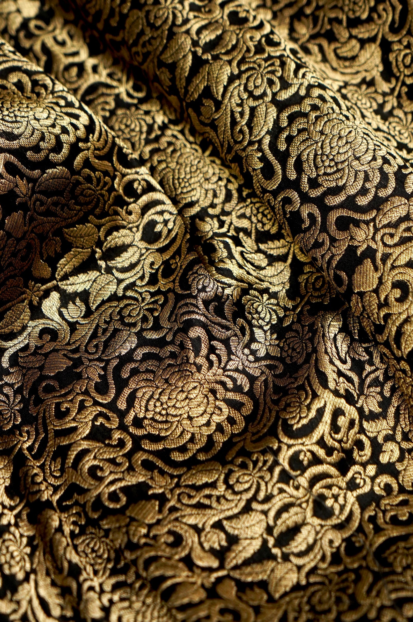 Pure Brocade Banarasi Arabesque Jaal Fabric in Black - Khinkhwab