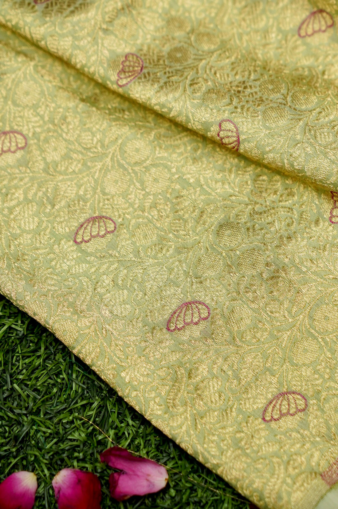 Pure Brocade Banarasi Bud Jaal Fabric in Green - Khinkhwab