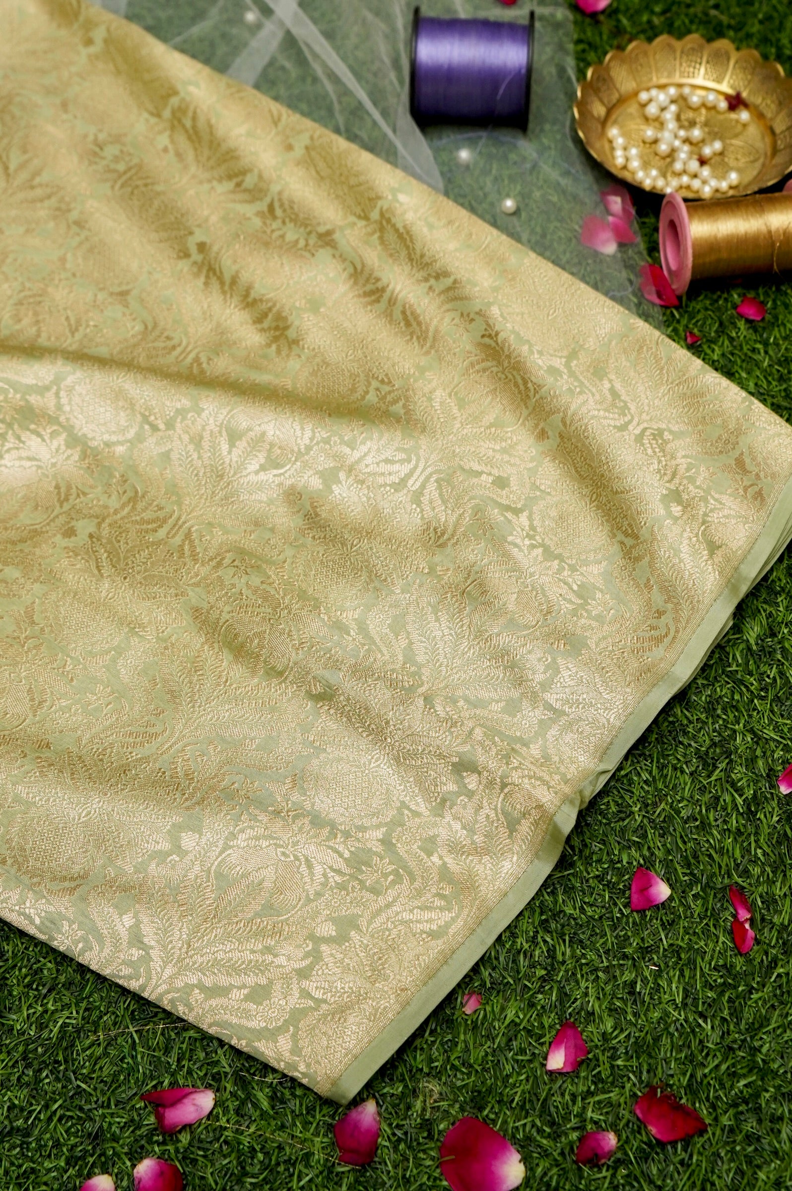 Pure Brocade Banarasi Jaal Fabric in Green - Khinkhwab