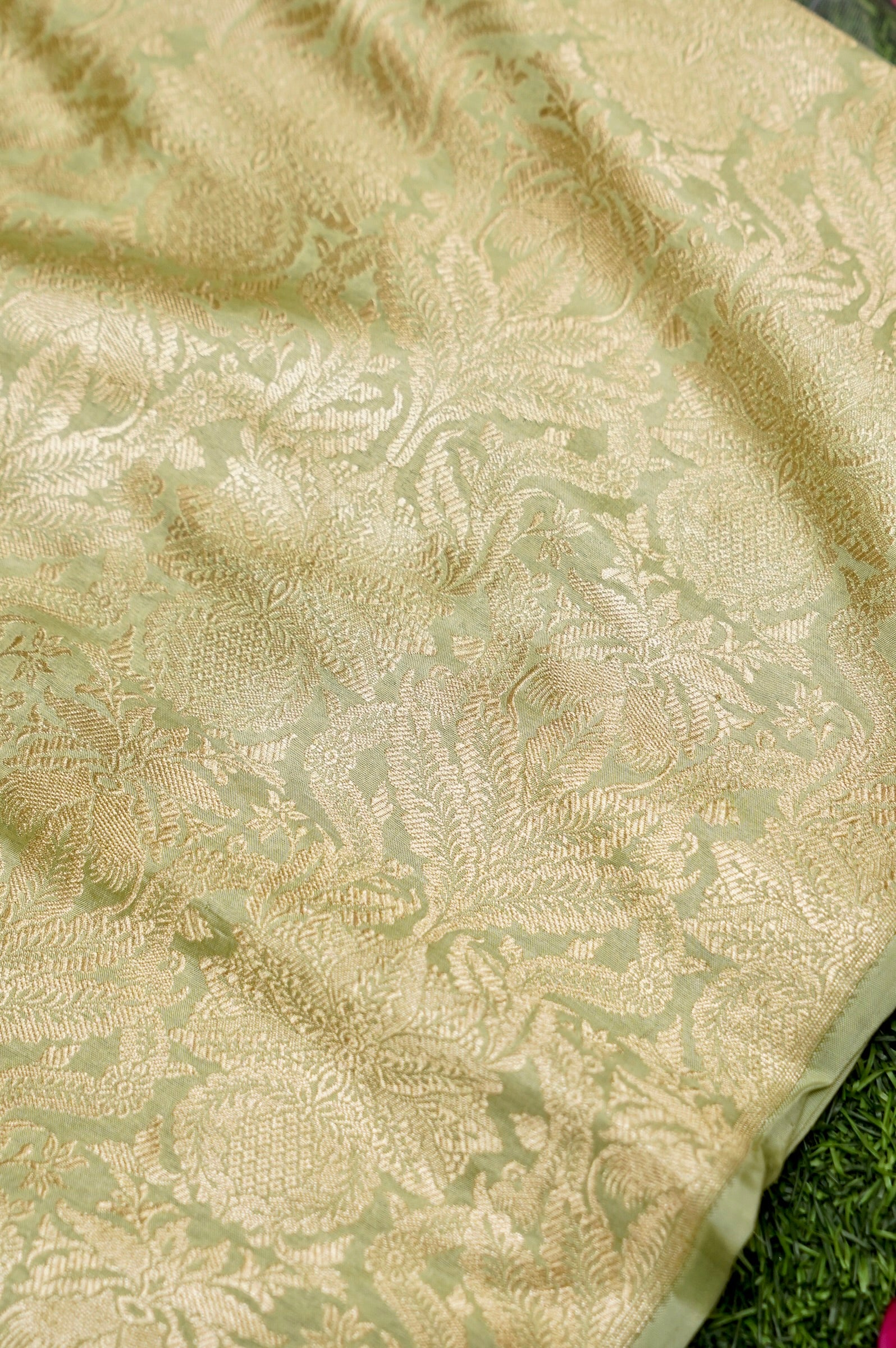 Pure Brocade Banarasi Jaal Fabric in Green - Khinkhwab