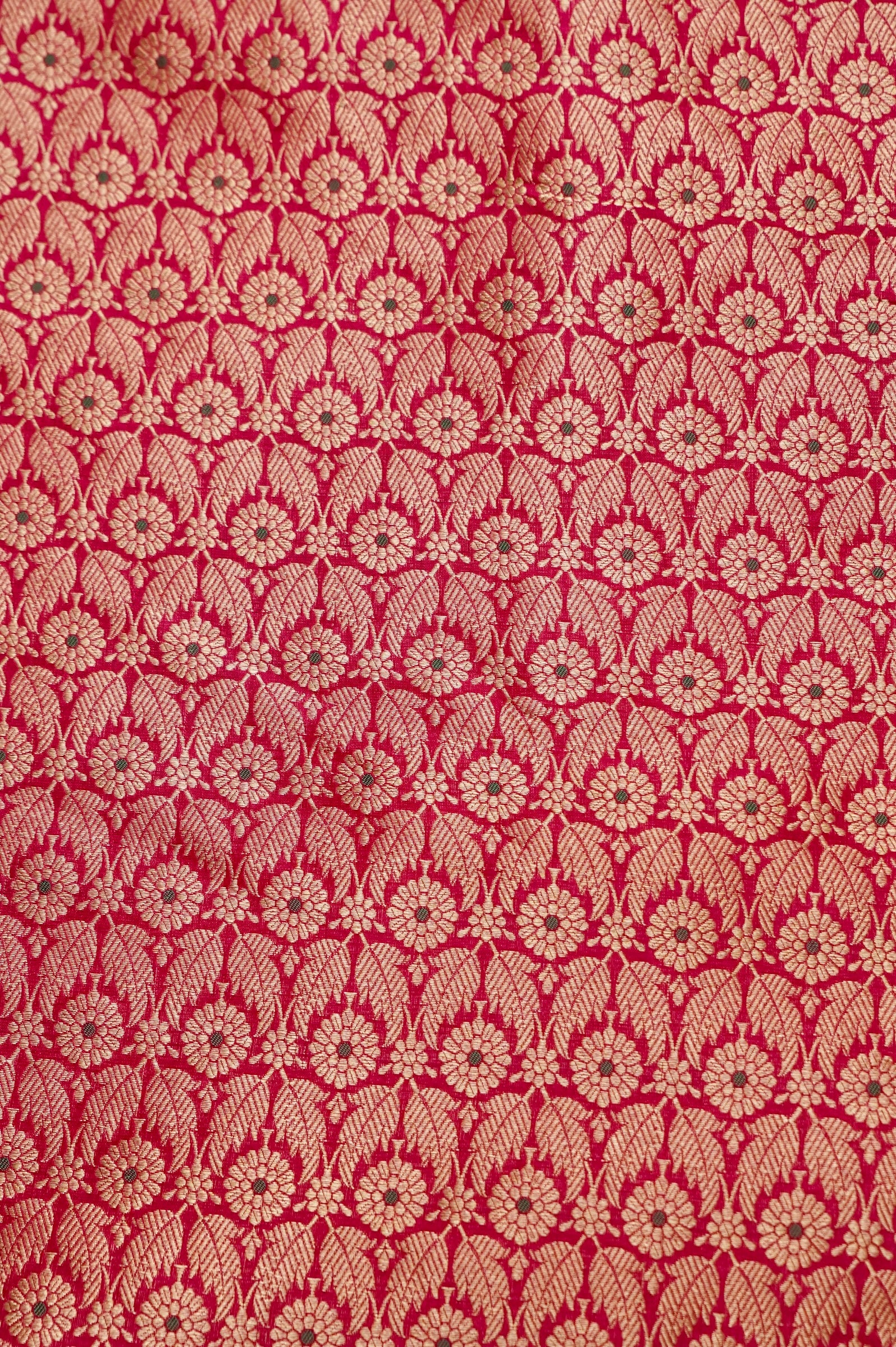 Pure Brocade Banarasi Leaf & Daisy Jaal Fabric in Pink - Khinkhwab